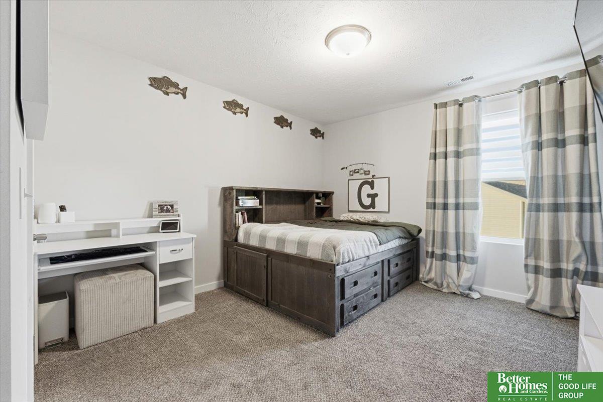 19752 Greenleaf Circle