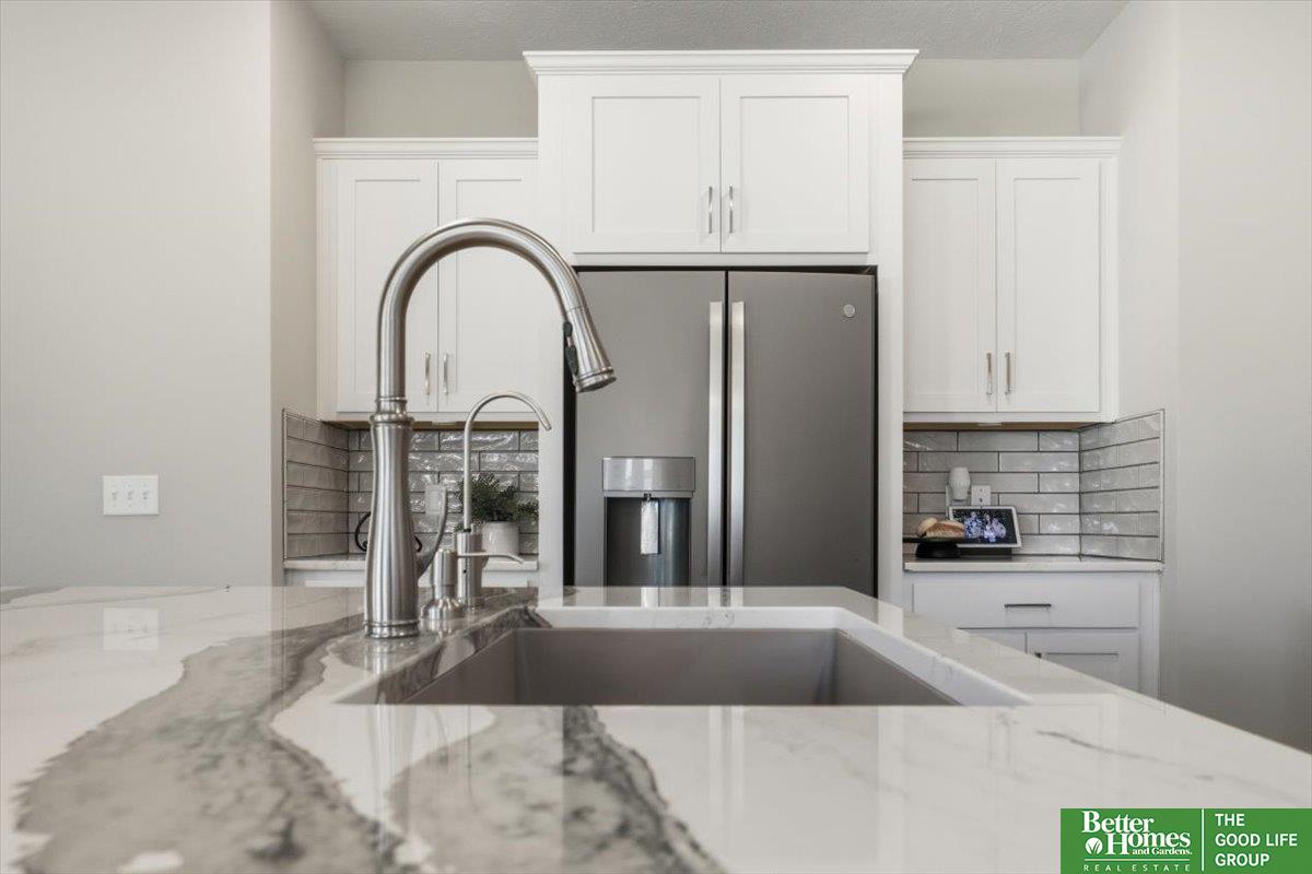 19752 Greenleaf Circle