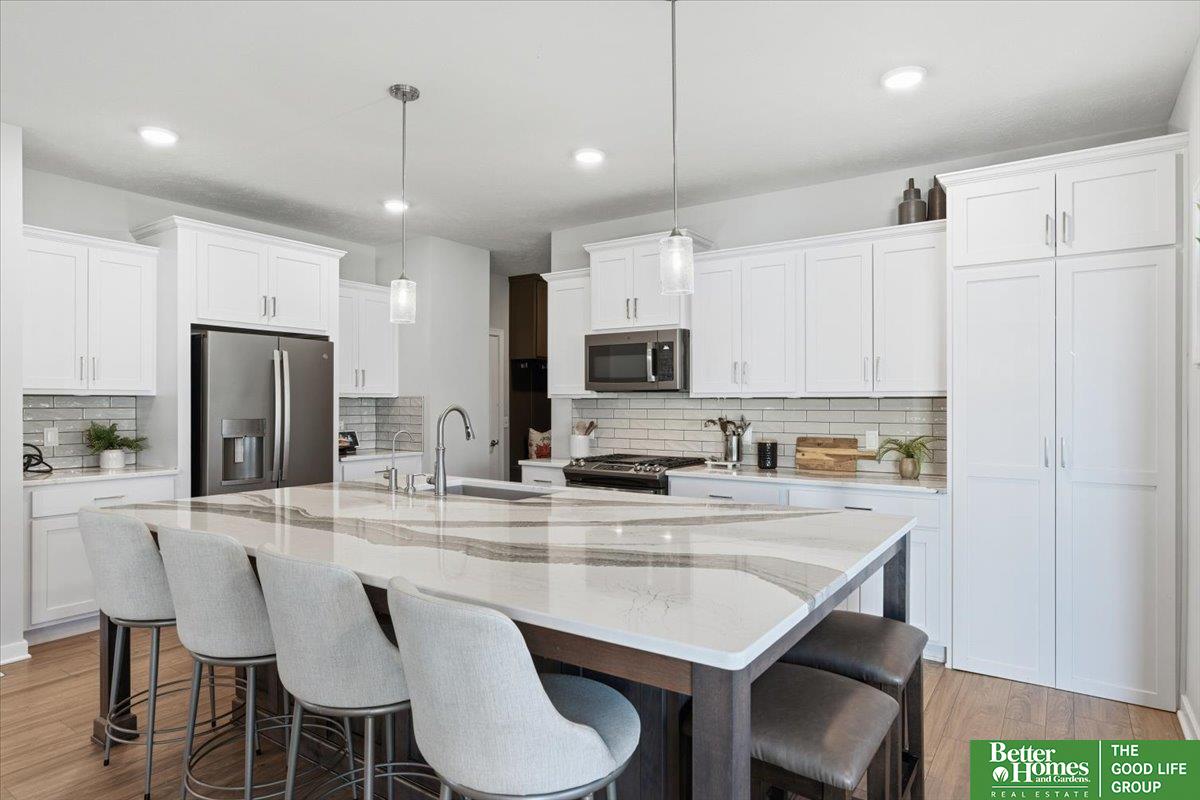 19752 Greenleaf Circle