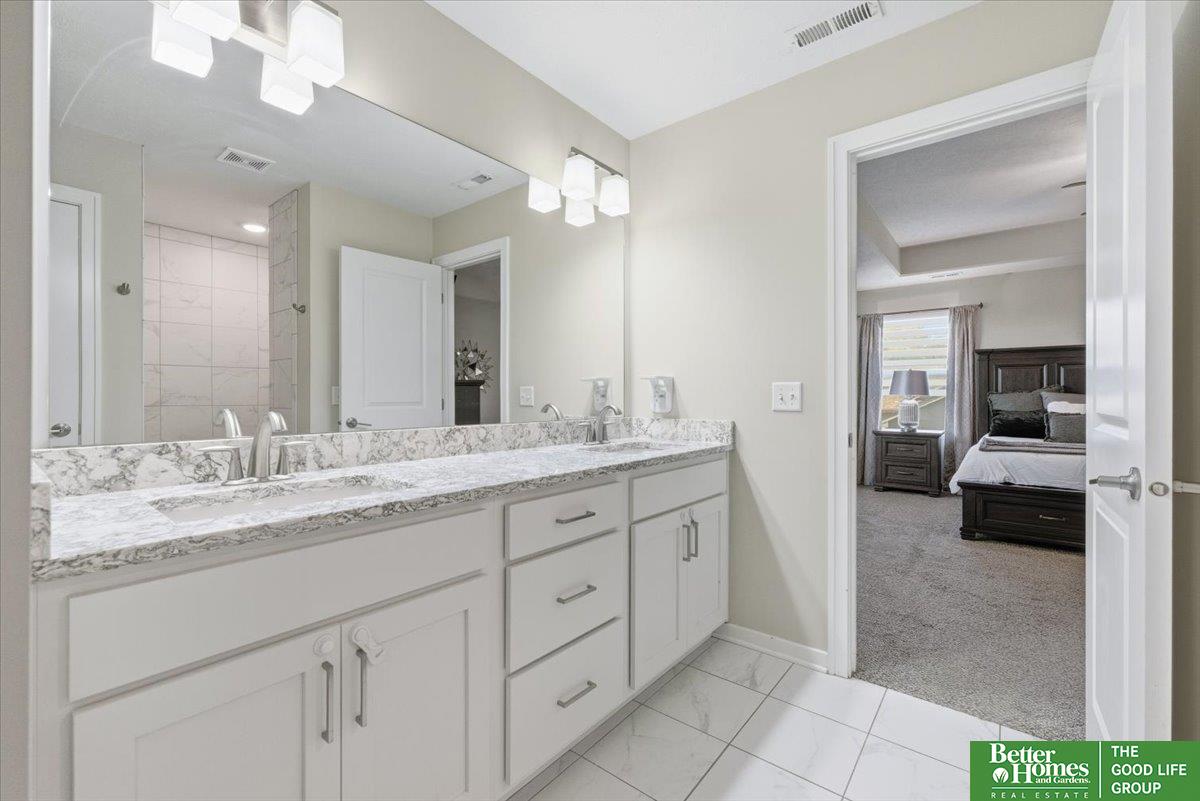 19752 Greenleaf Circle