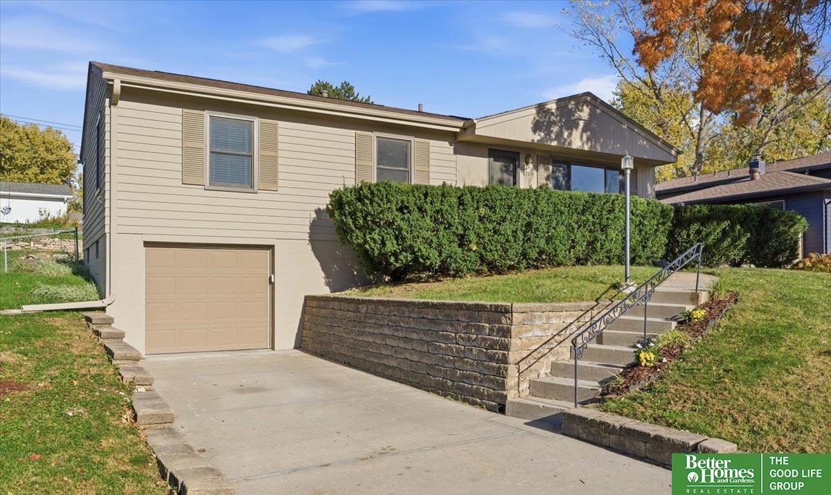 1709 Hillside Drive