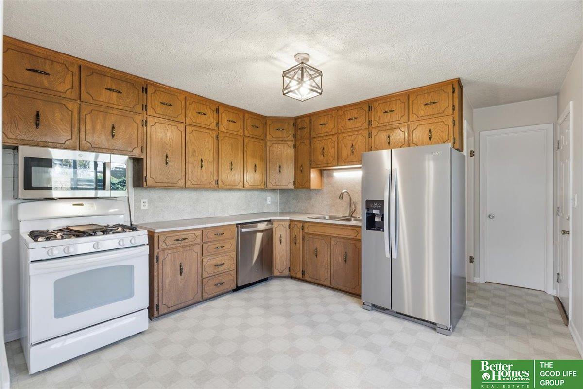 1709 Hillside Drive