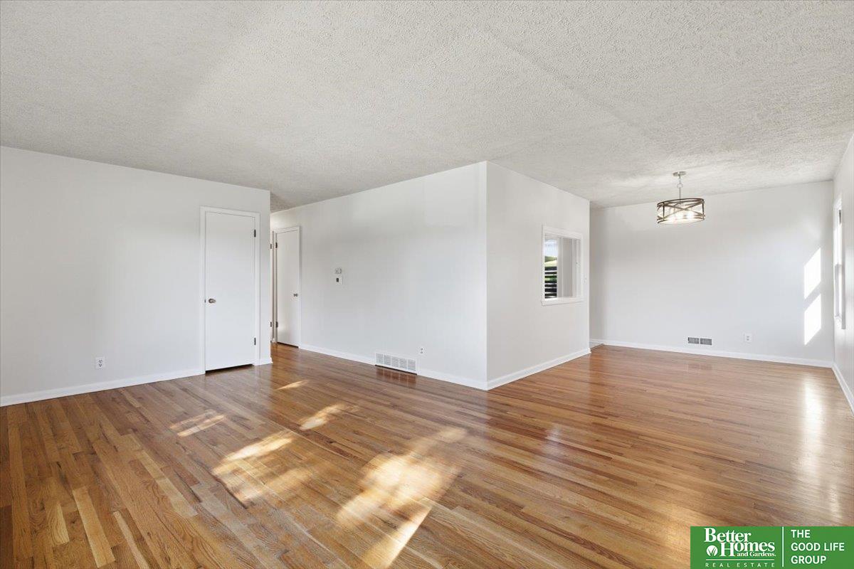 1709 Hillside Drive