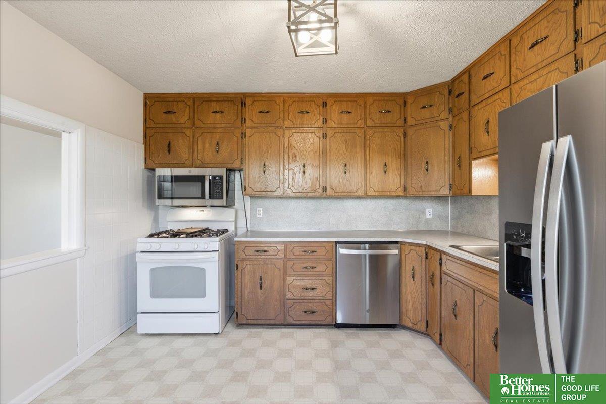 1709 Hillside Drive