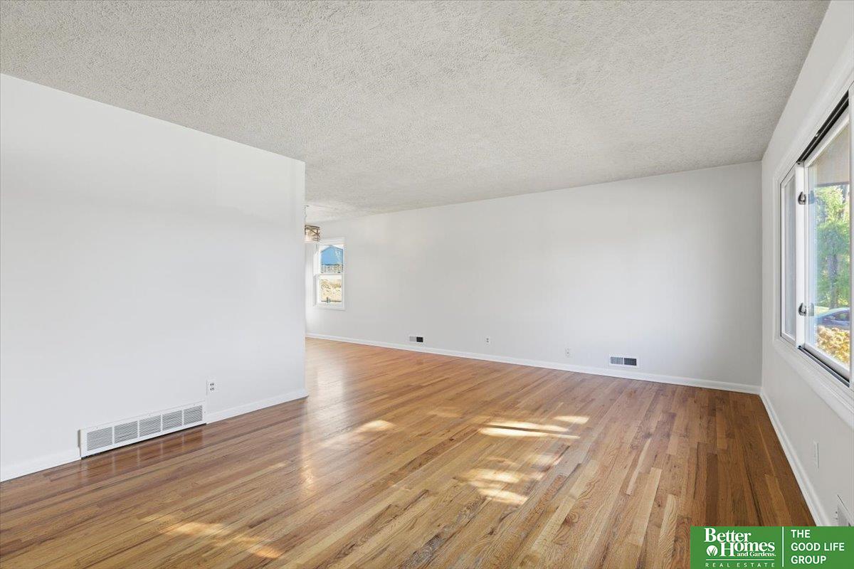 1709 Hillside Drive