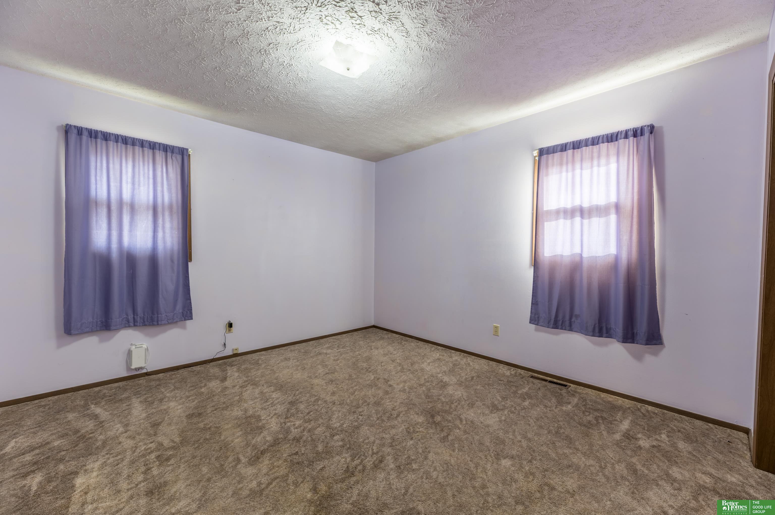 303 E Eldora Avenue