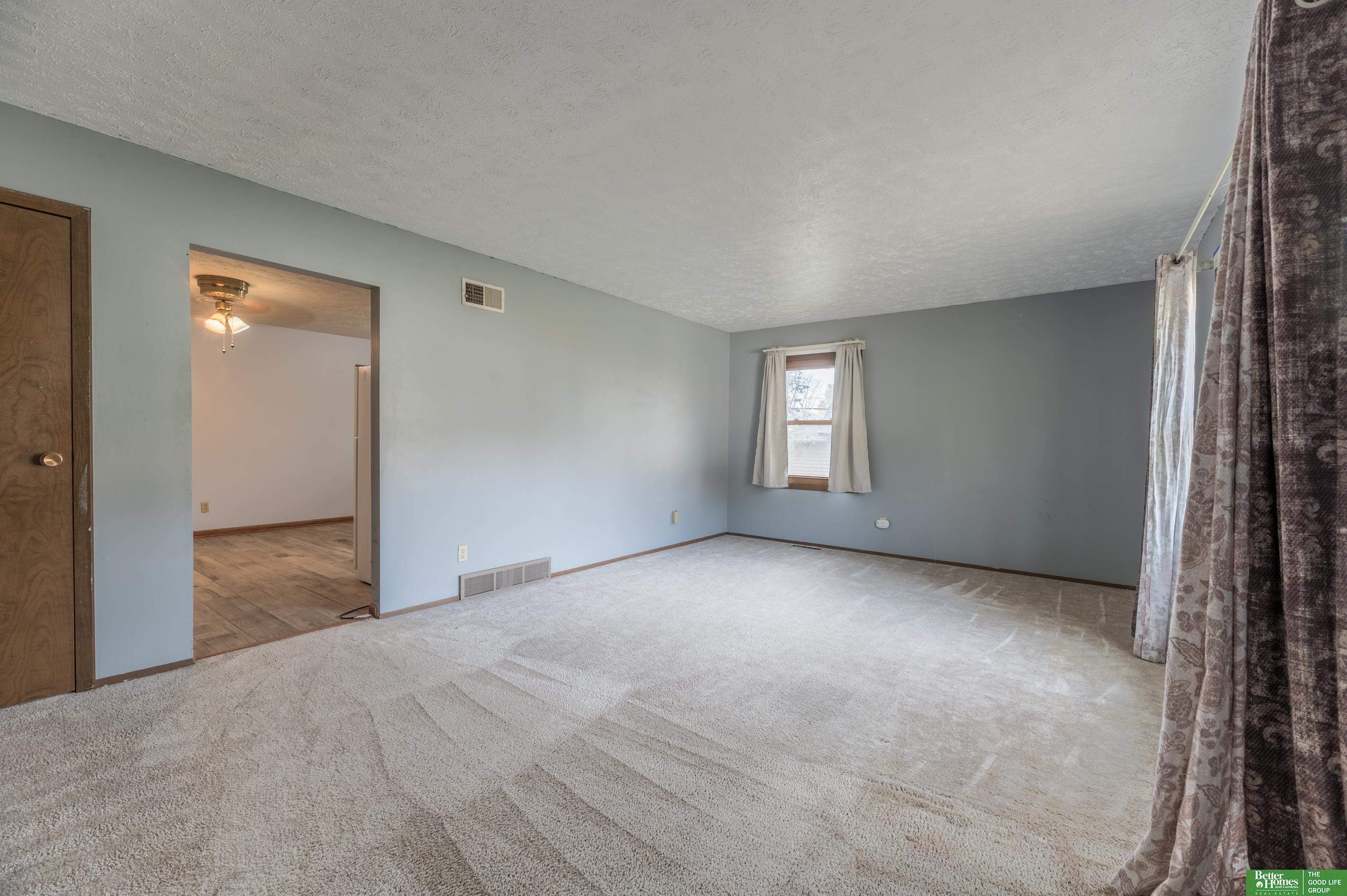 303 E Eldora Avenue