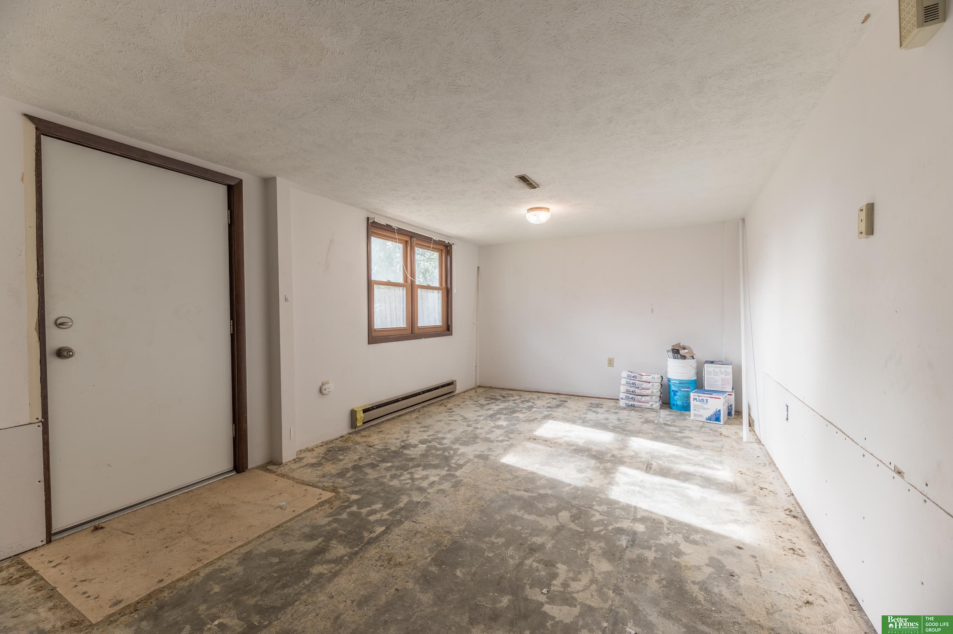 303 E Eldora Avenue