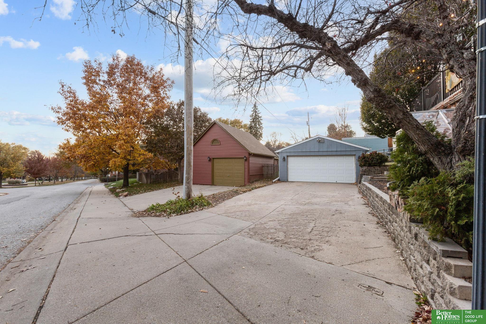 4405 Woolworth Avenue