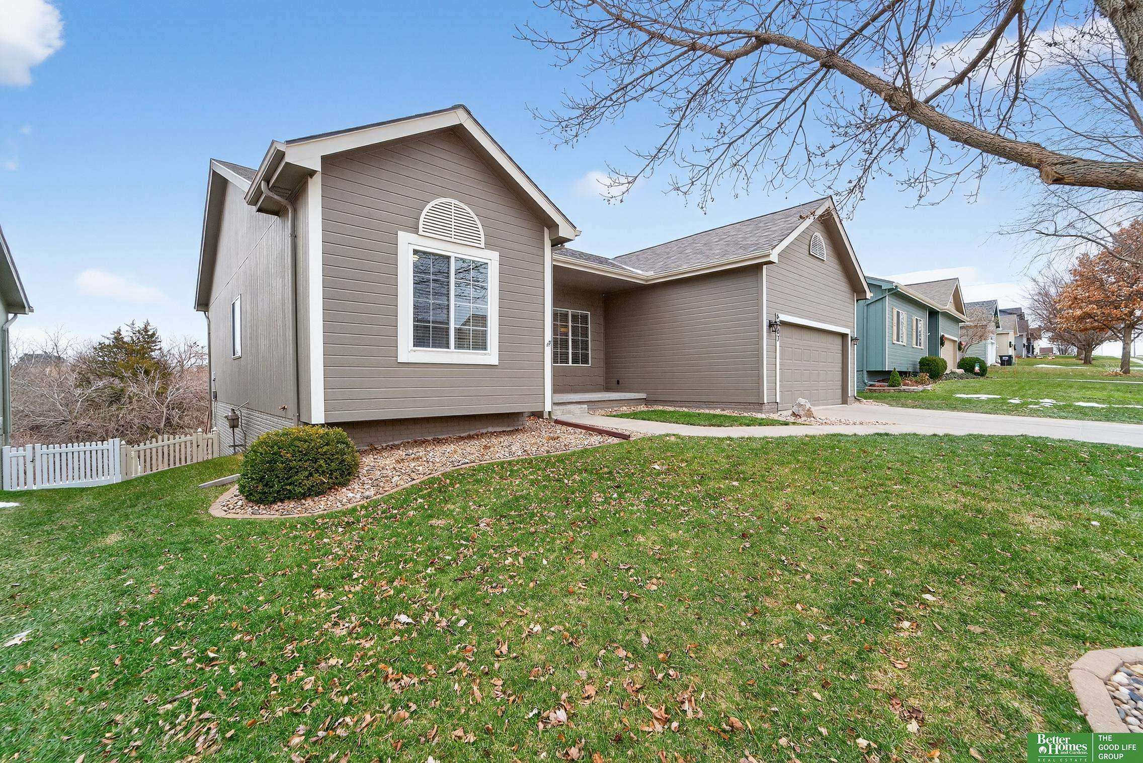 6707 N 148th Street