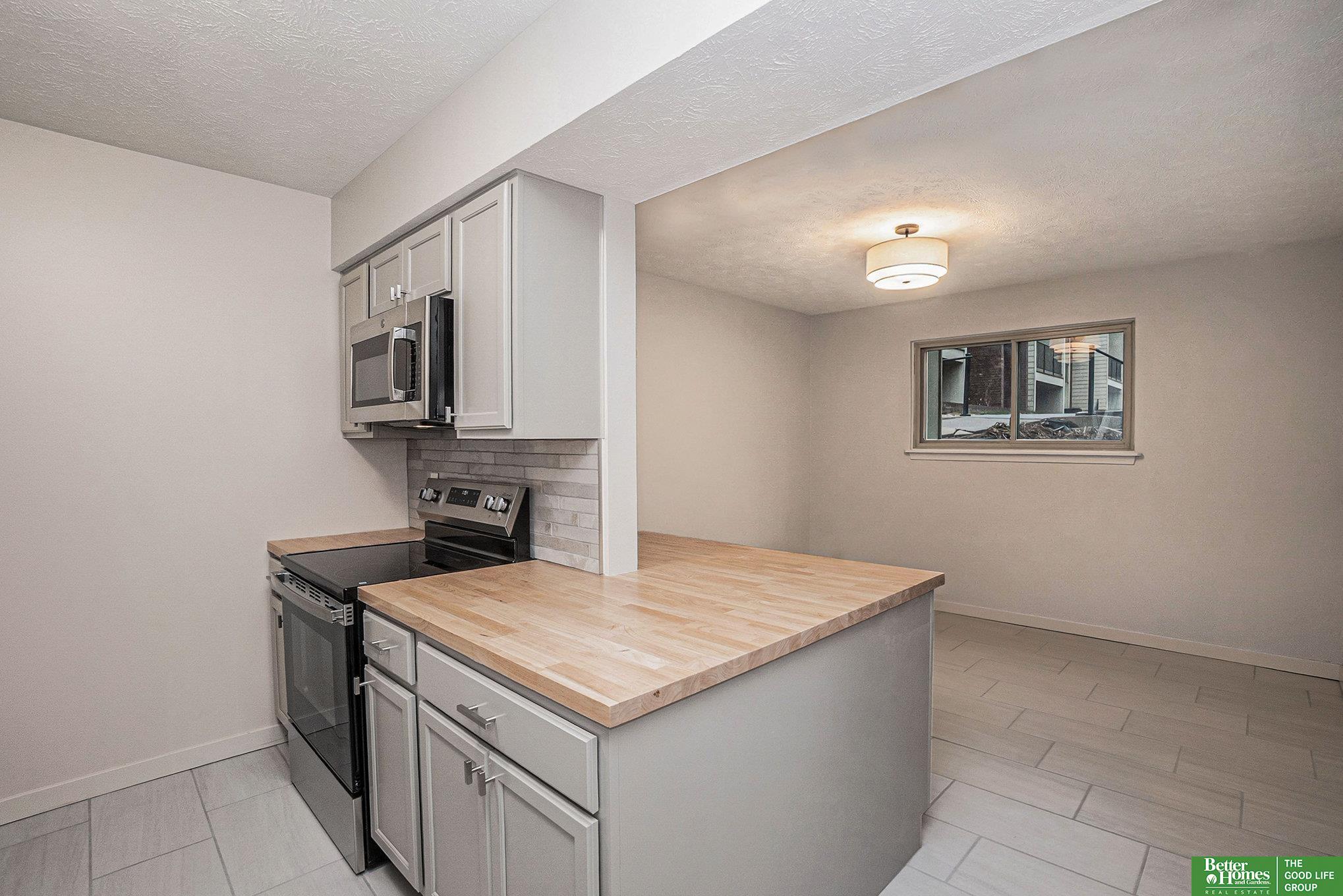 12025 Pierce Plaza # 124