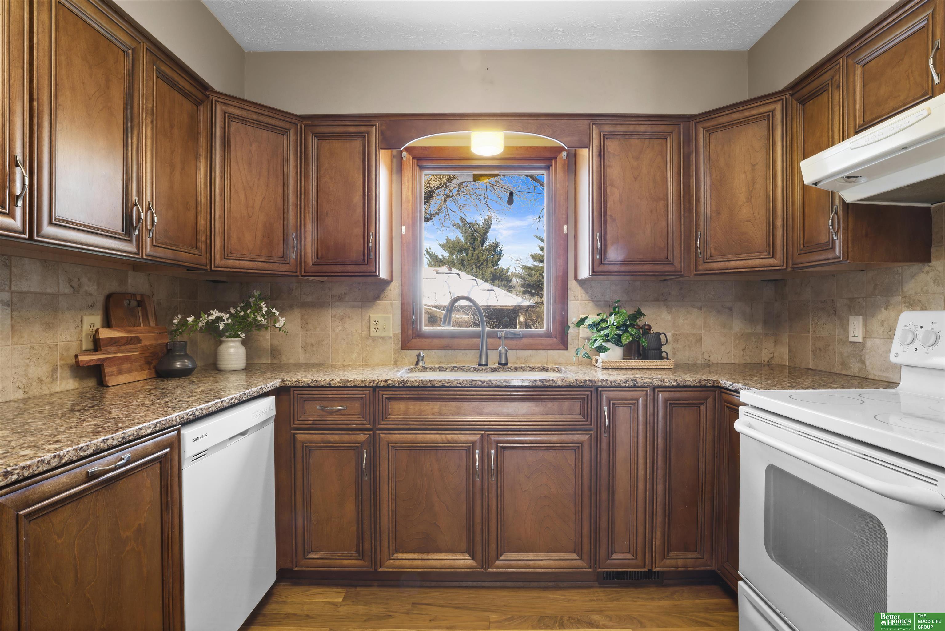 3306 Lynnwood Drive