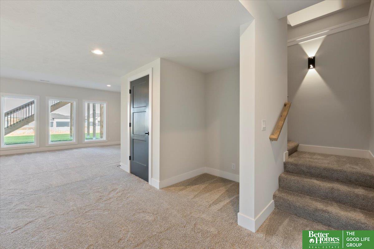 5457 S 201st Street