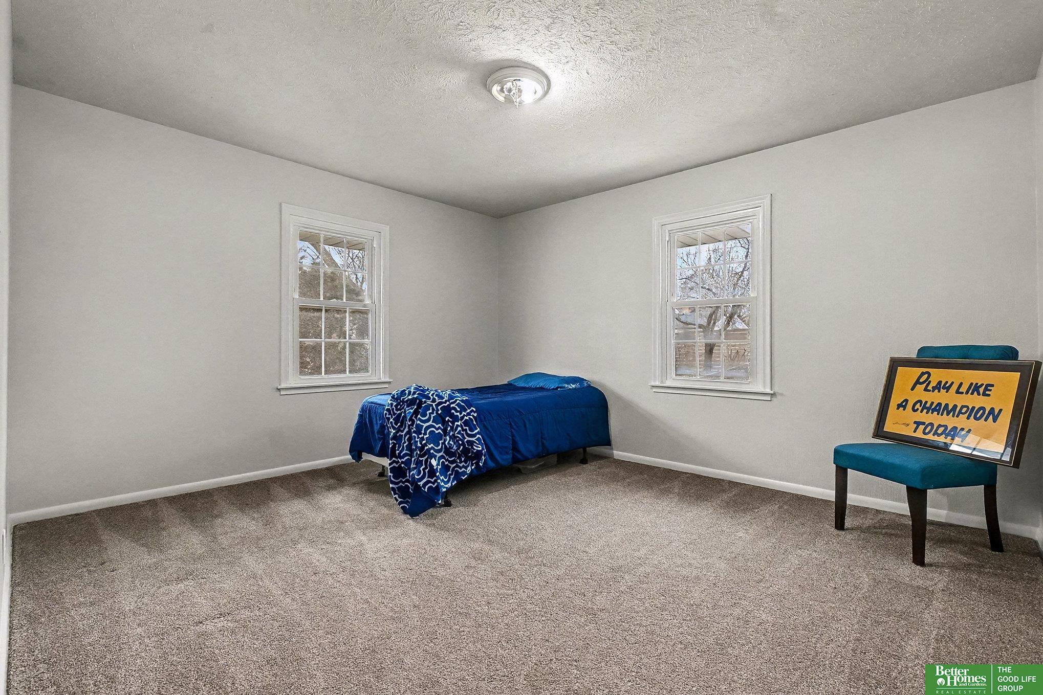 914 Hillcrest Drive