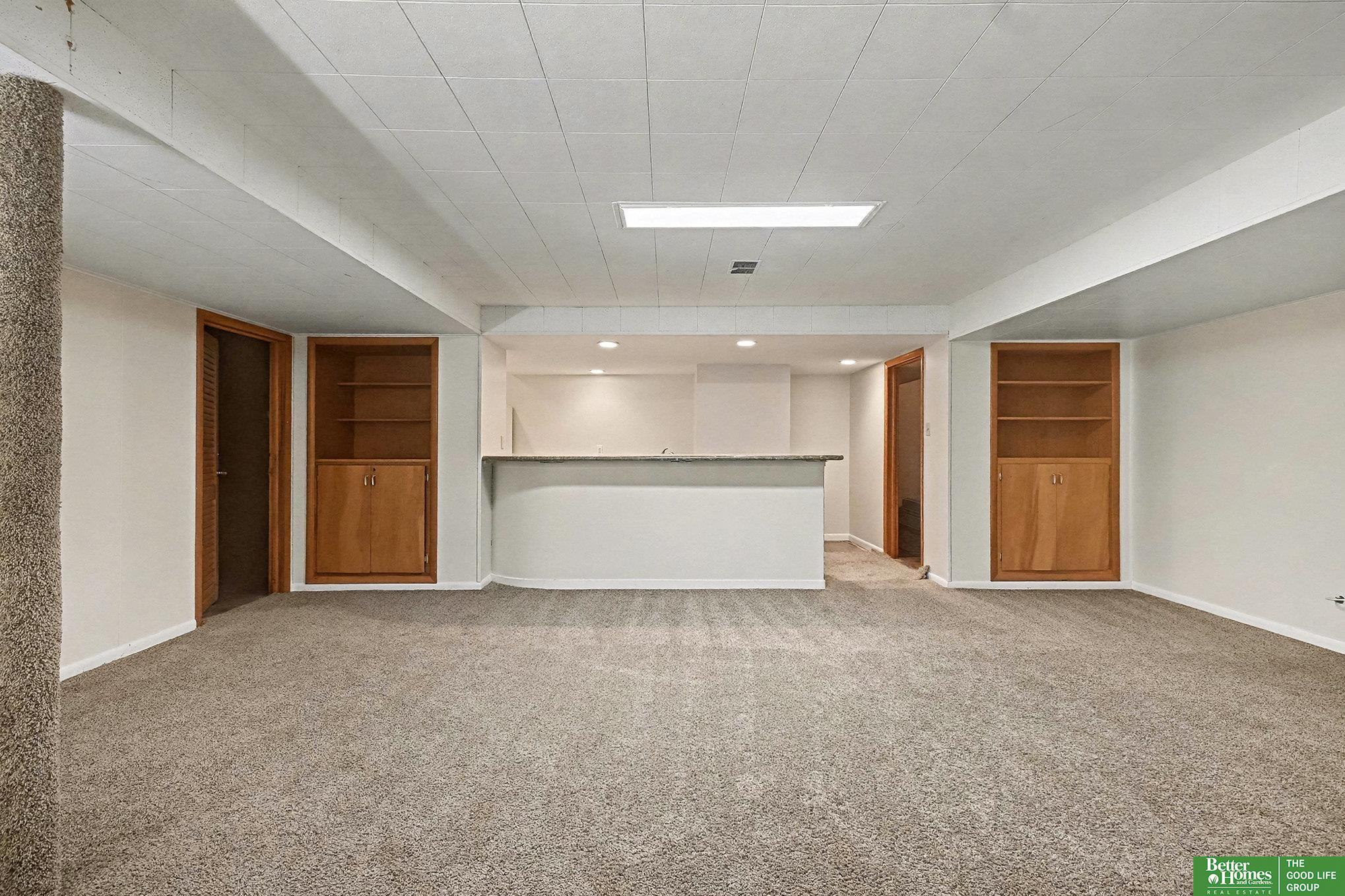 914 Hillcrest Drive