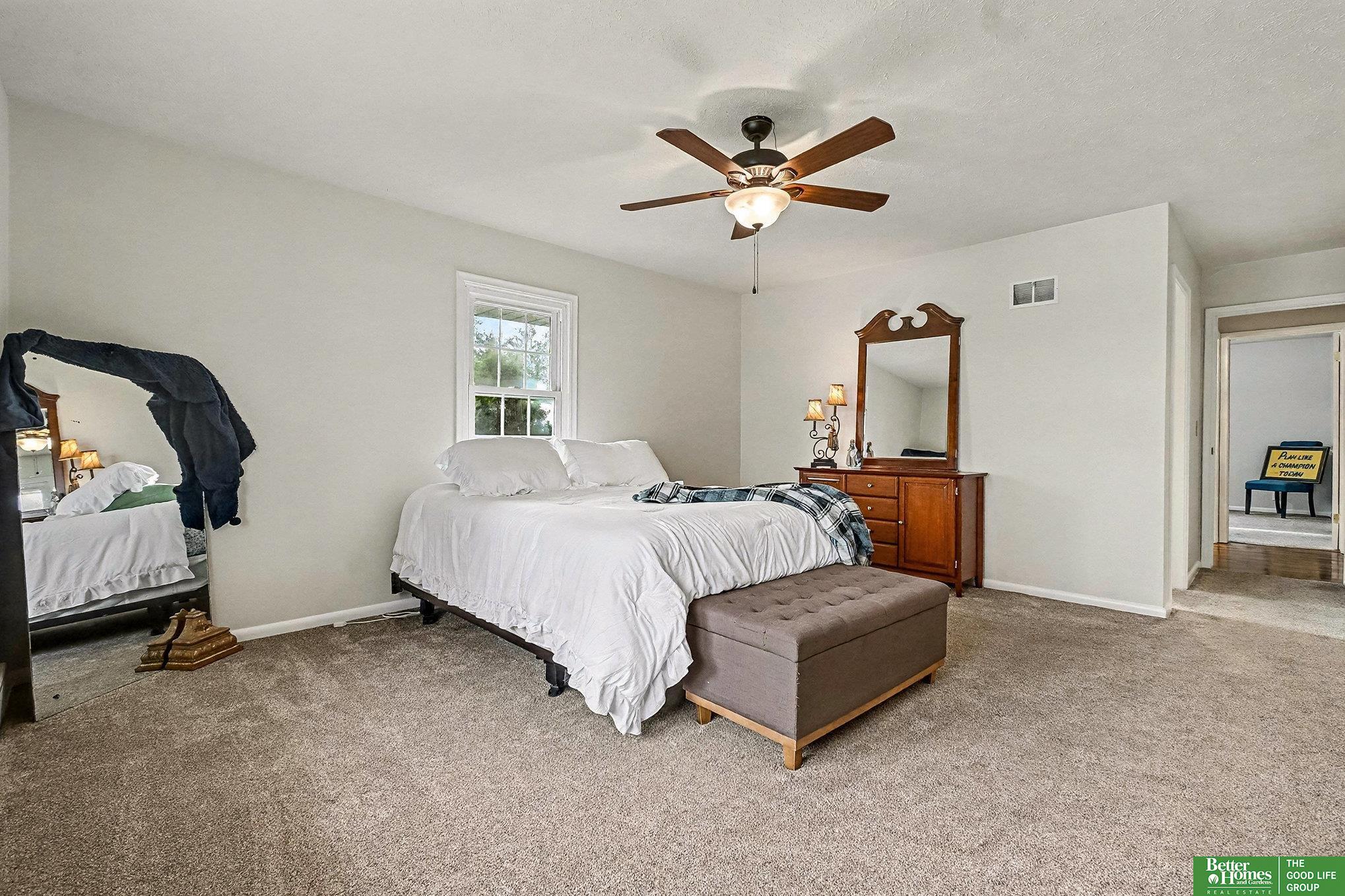 914 Hillcrest Drive