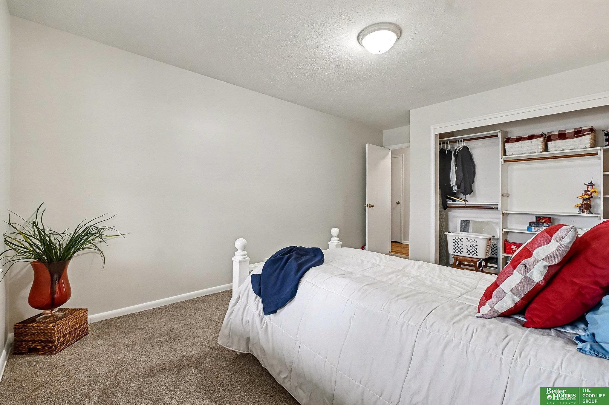 914 Hillcrest Drive