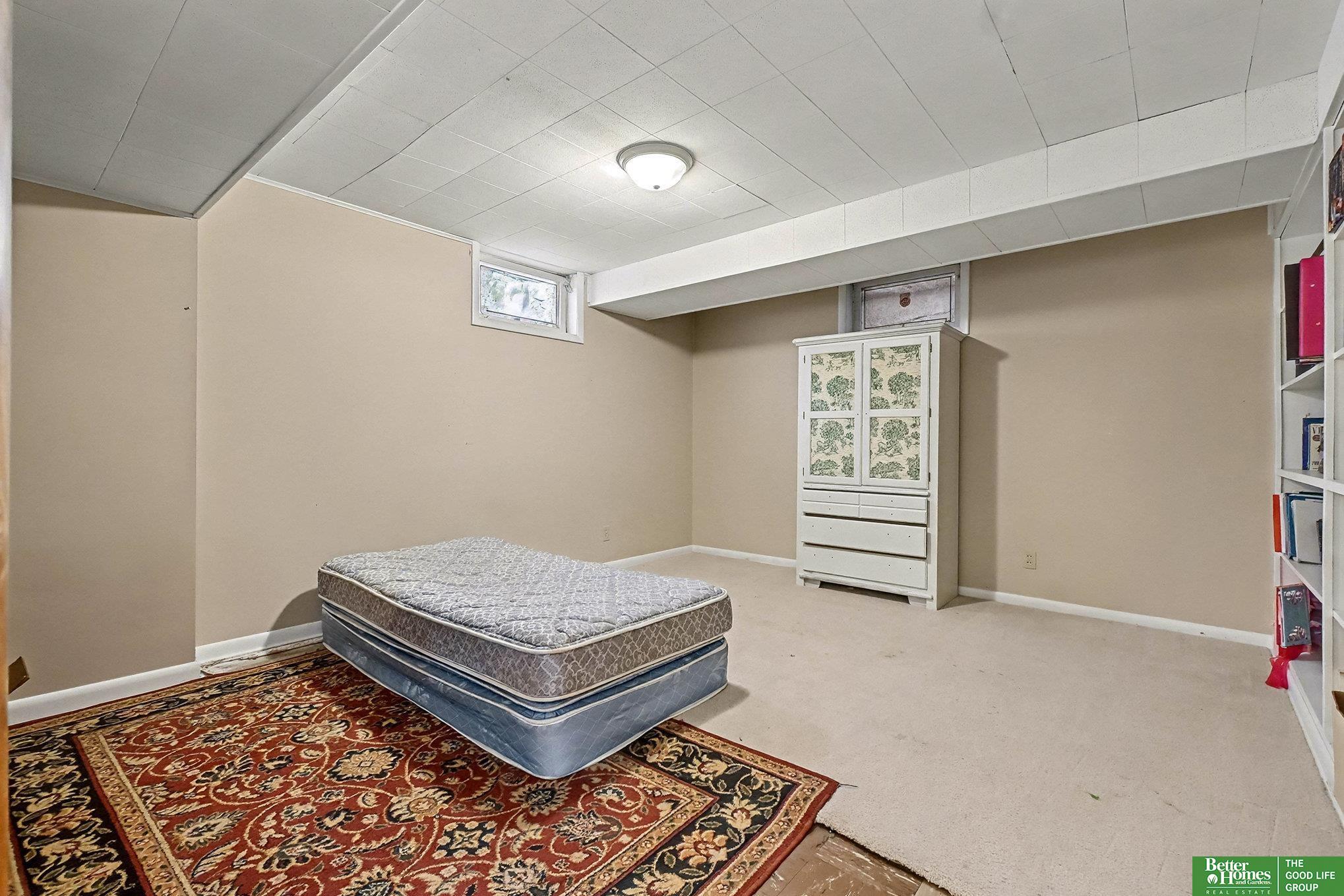 914 Hillcrest Drive