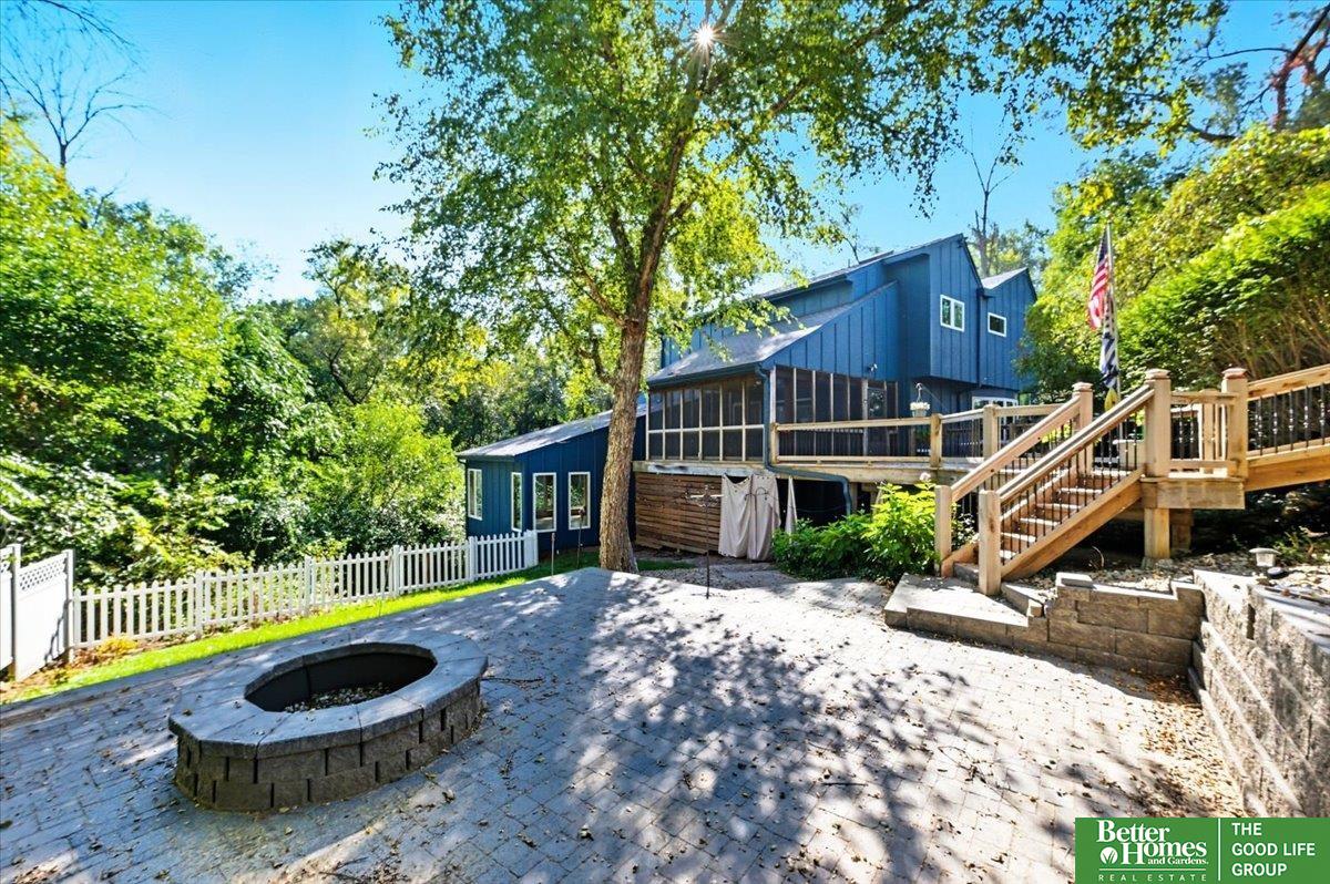 605 Ridge Road N