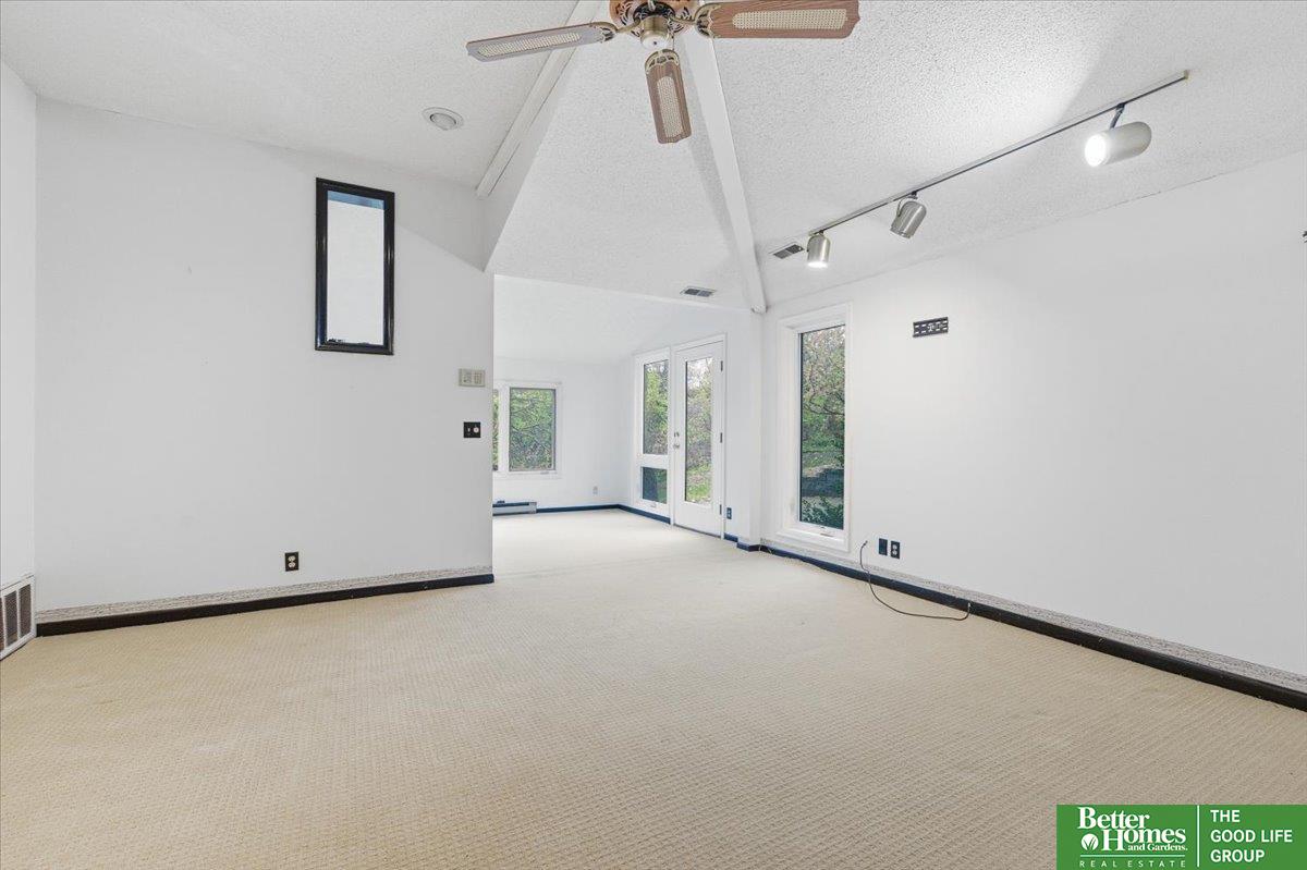 605 Ridge Road N
