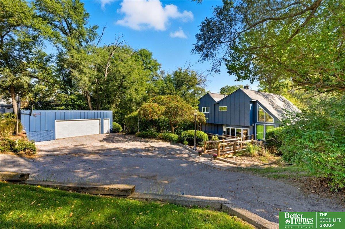 605 Ridge Road N