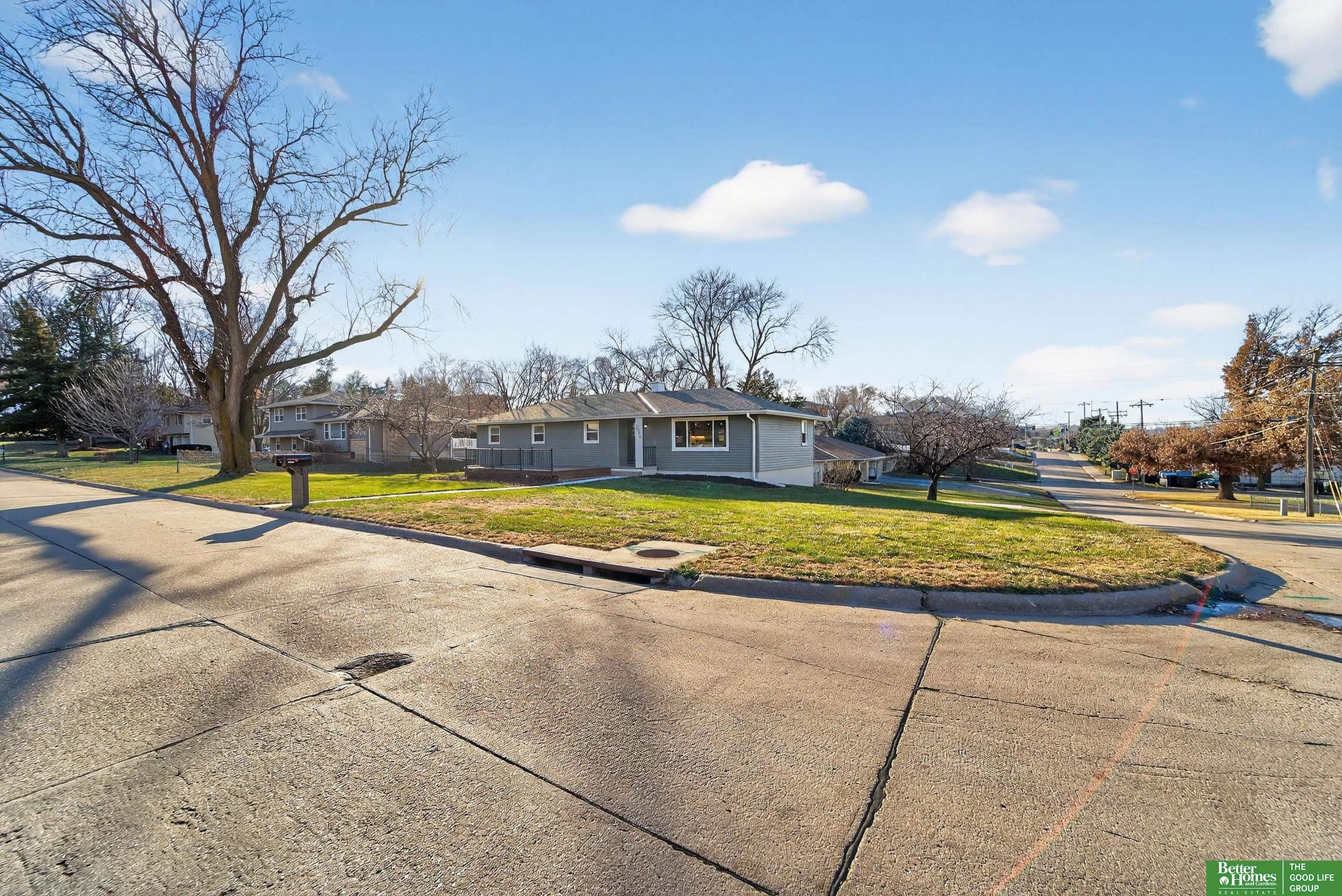 3006 S 107 Street