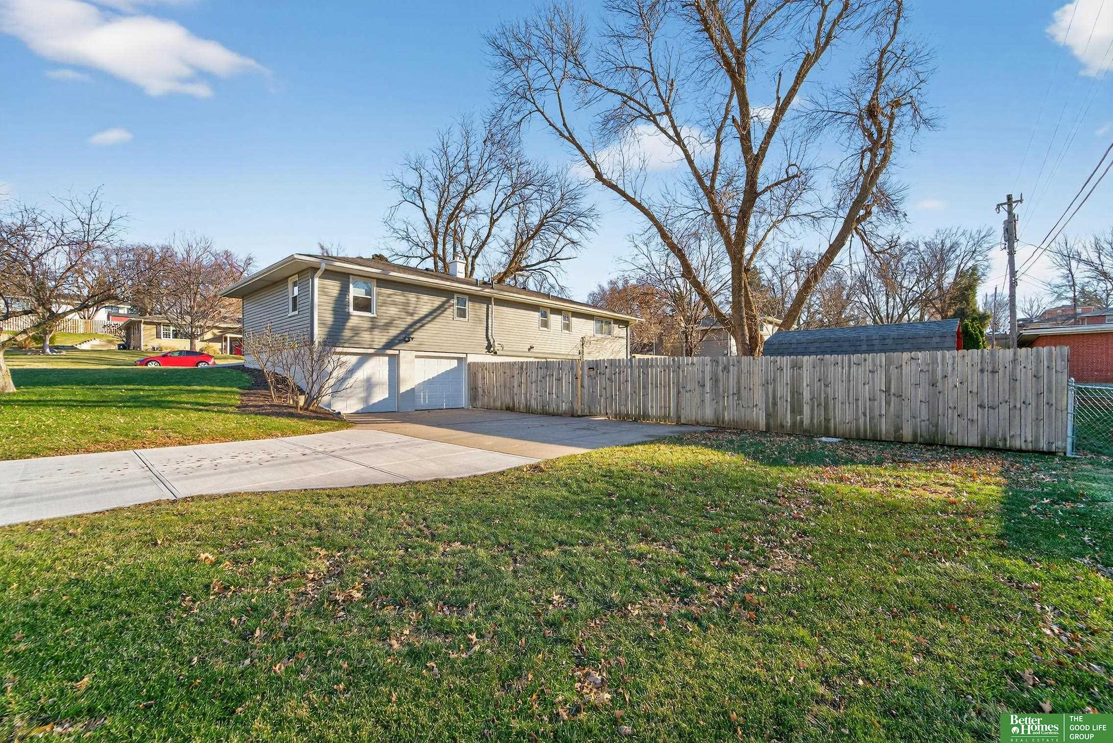 3006 S 107 Street