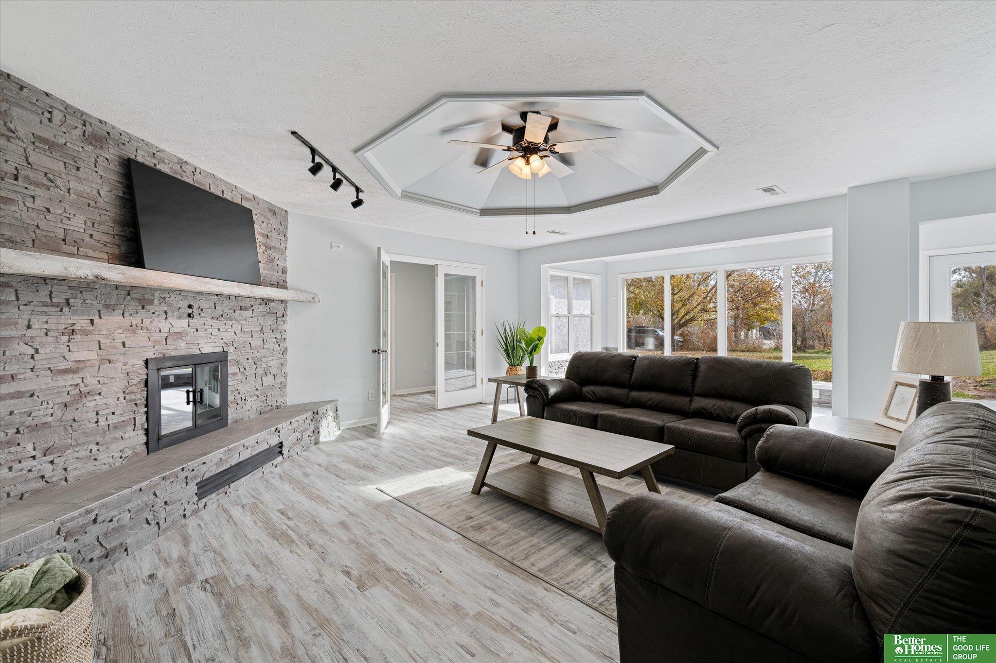 14938 Fall River Lane