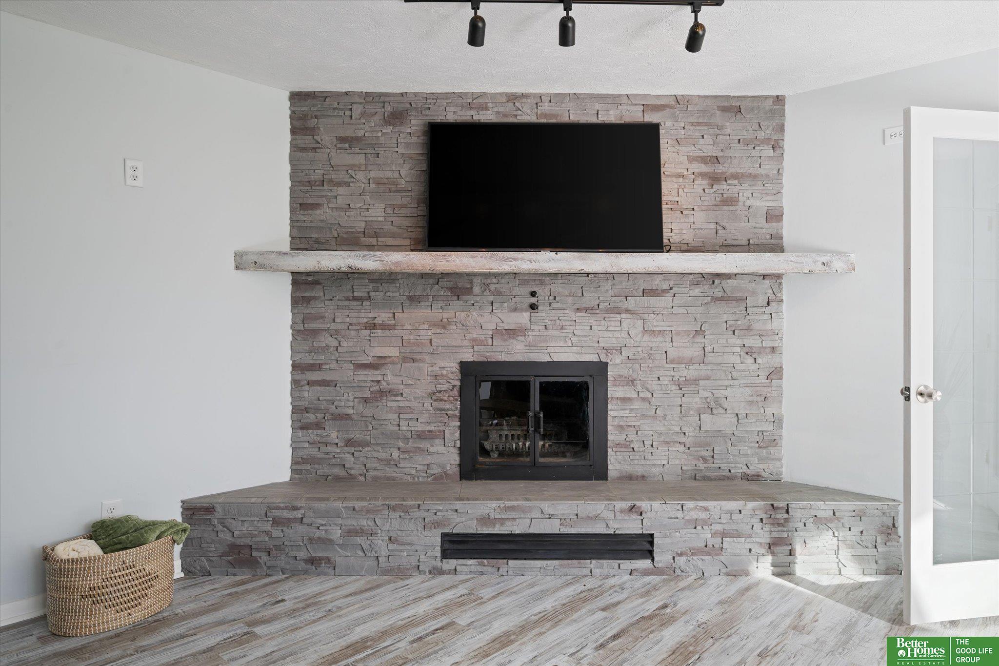14938 Fall River Lane