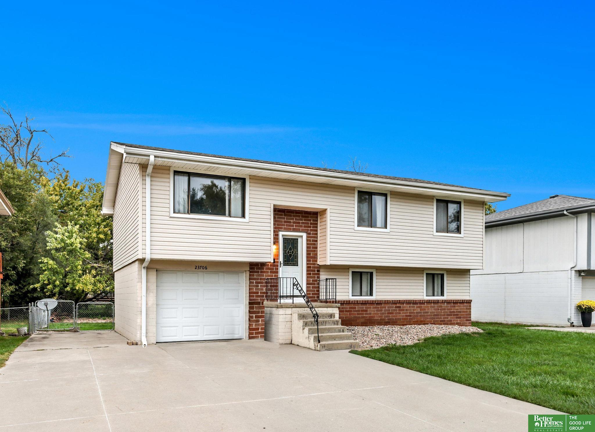 23706 Walnut Circle