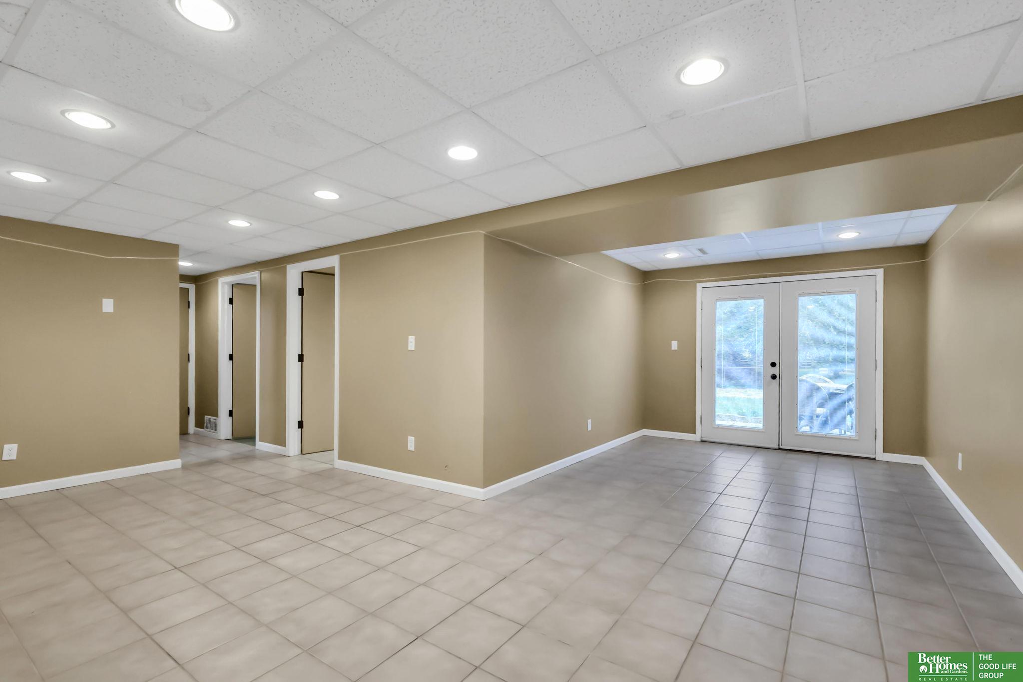 23706 Walnut Circle