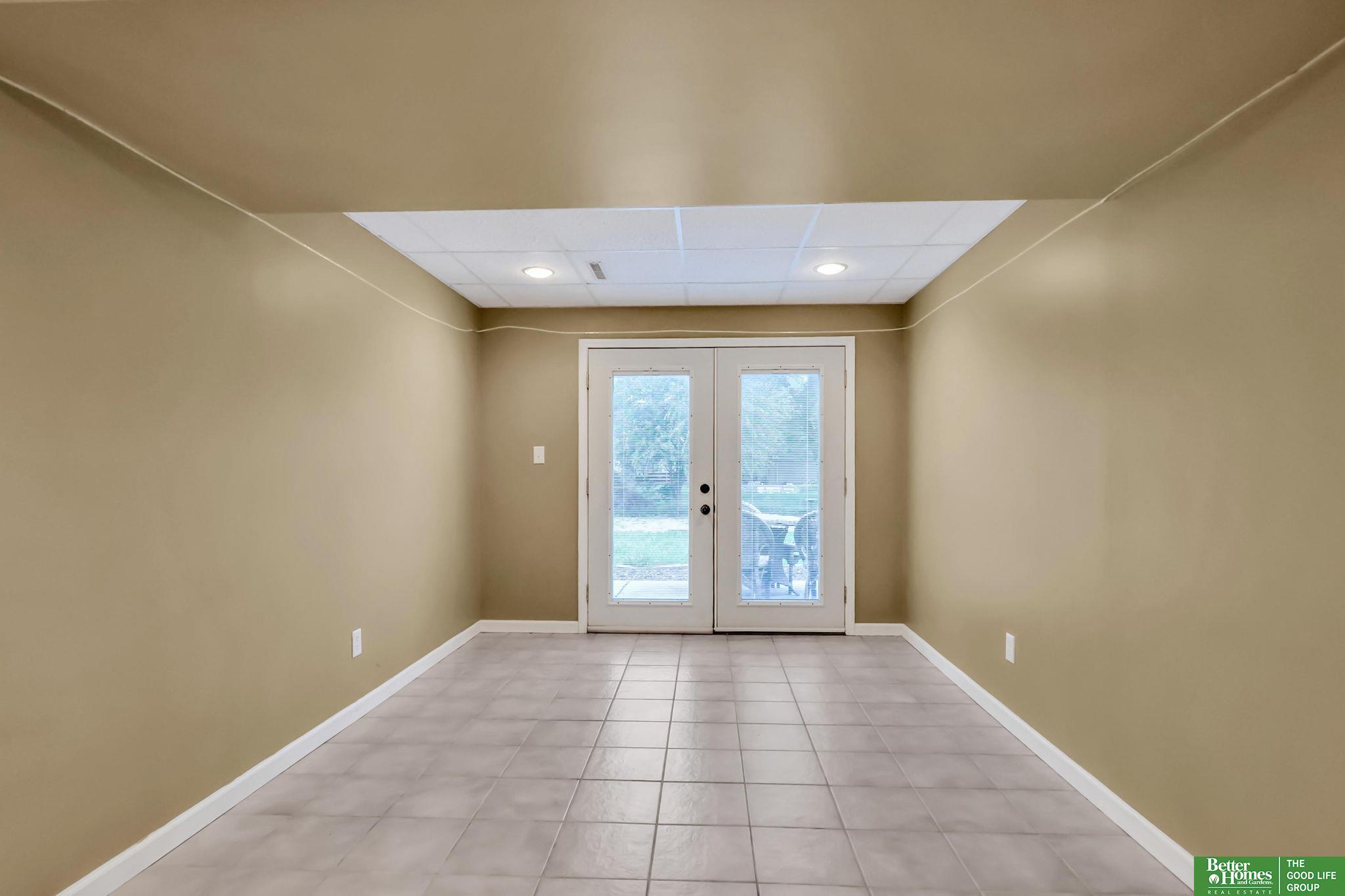 23706 Walnut Circle