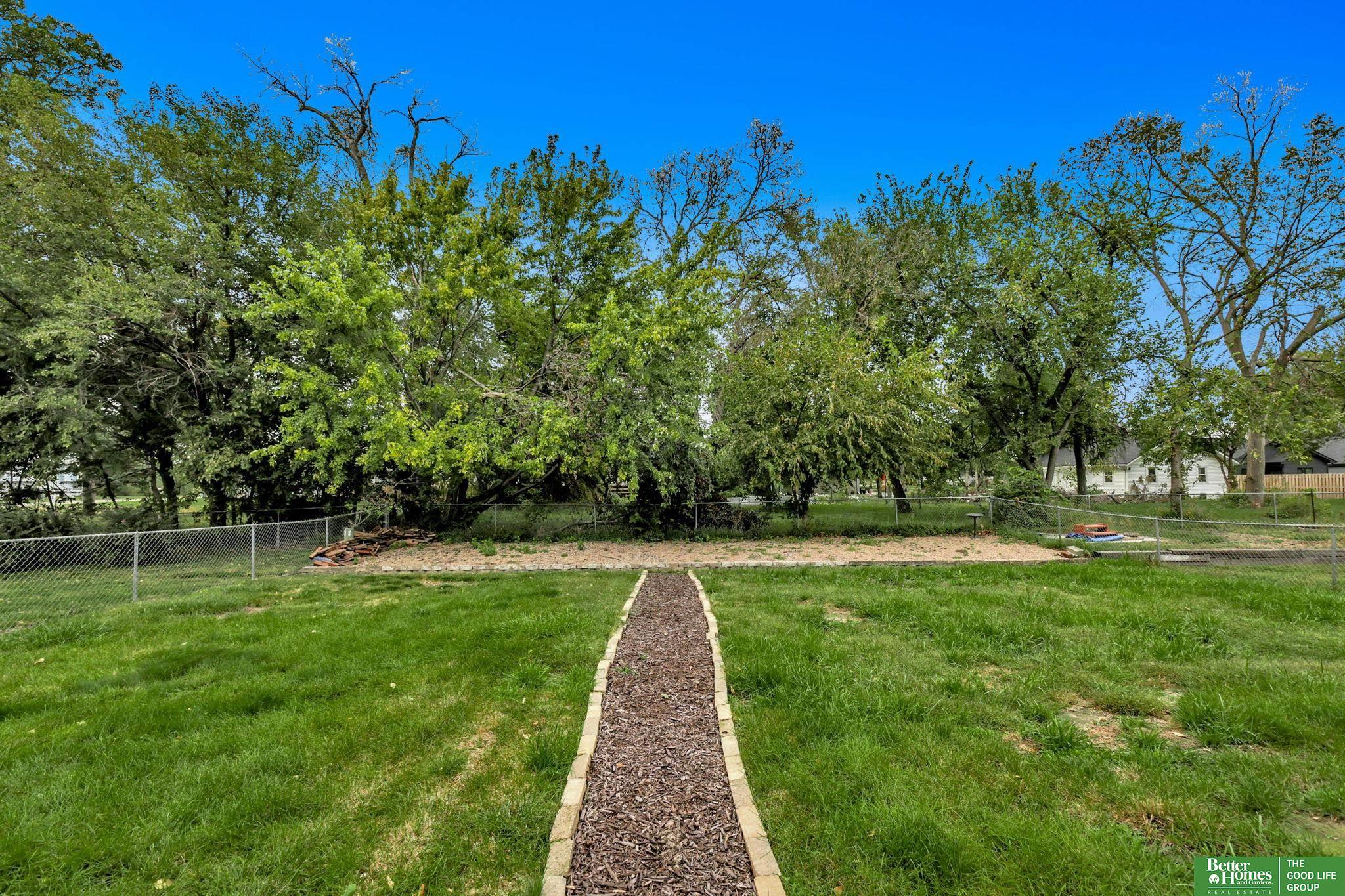 23706 Walnut Circle