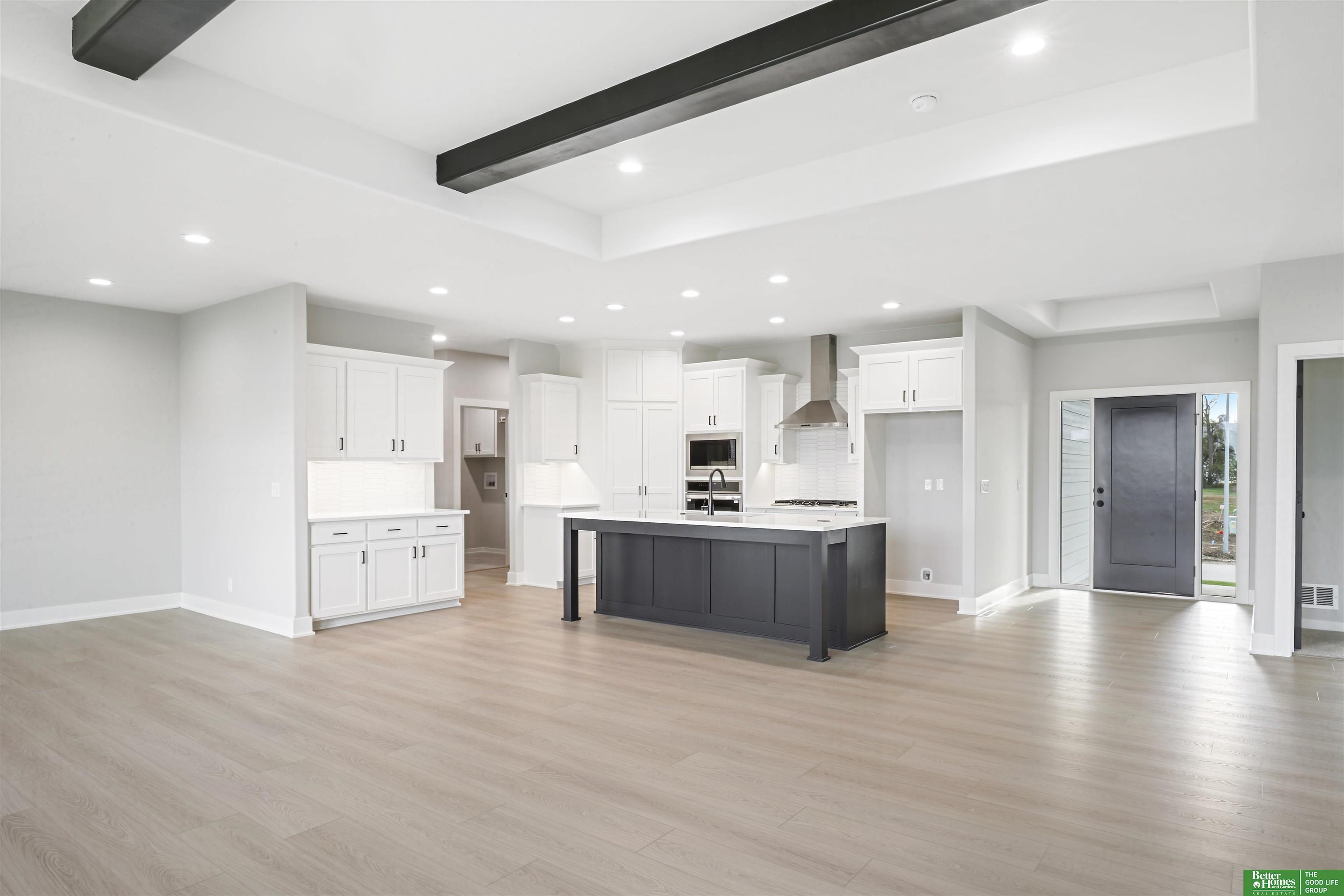 12379 Lake Vista Drive