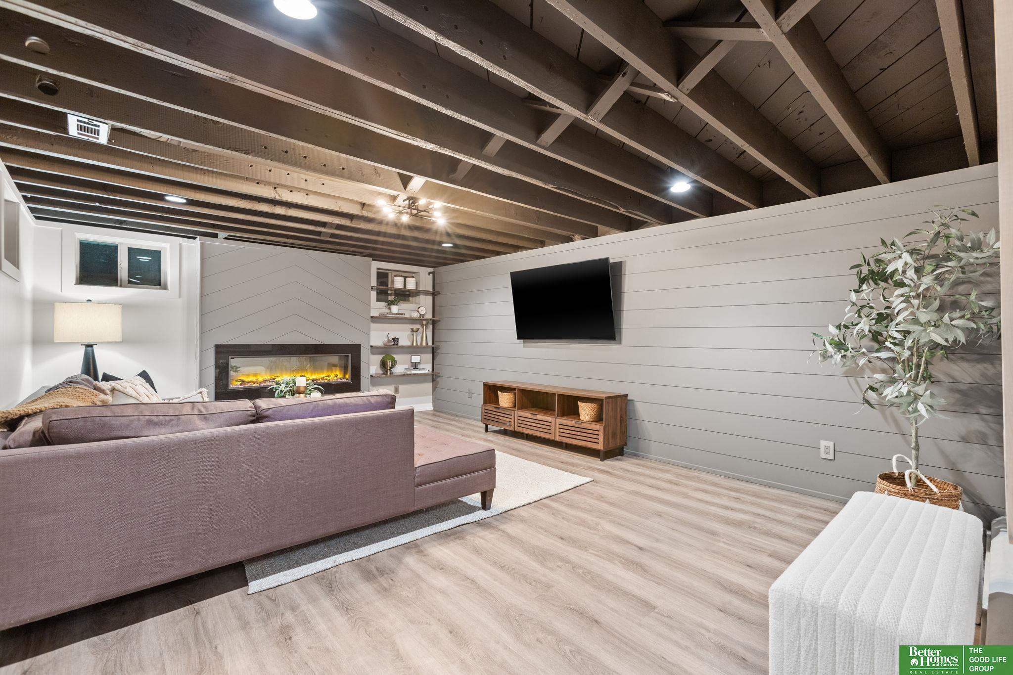 4250 William Street