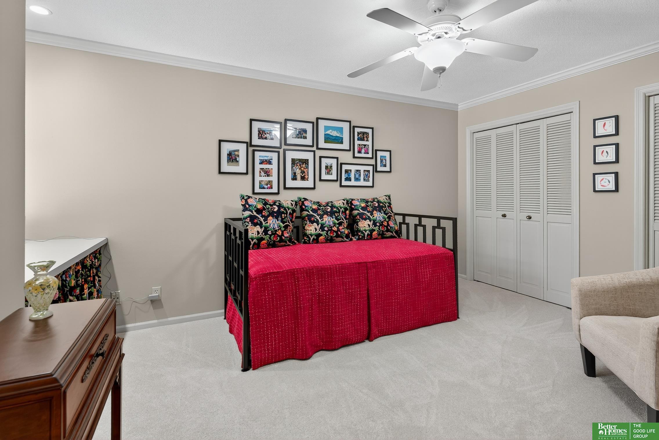 832 S 112 Plaza
