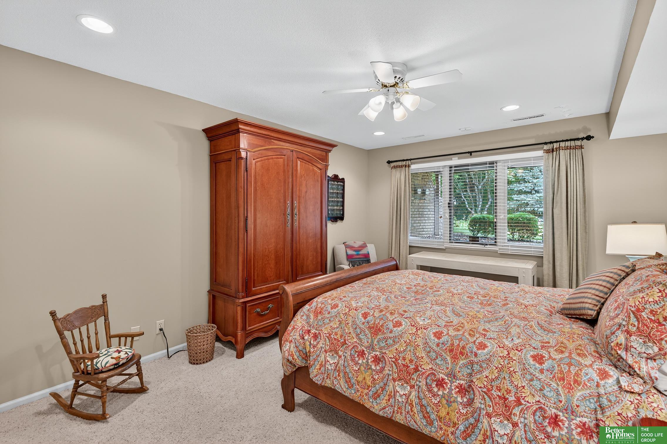 832 S 112 Plaza