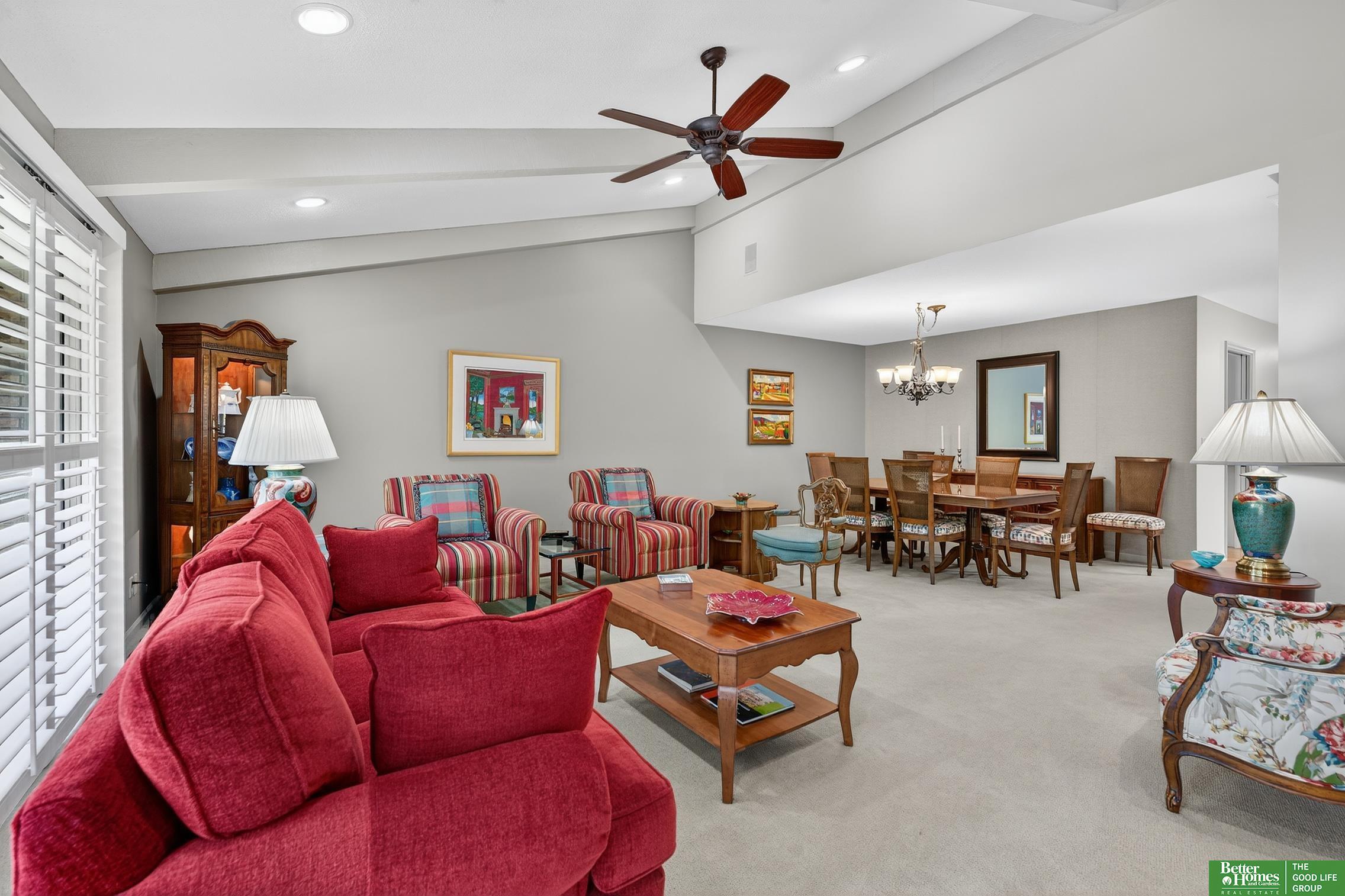 832 S 112 Plaza