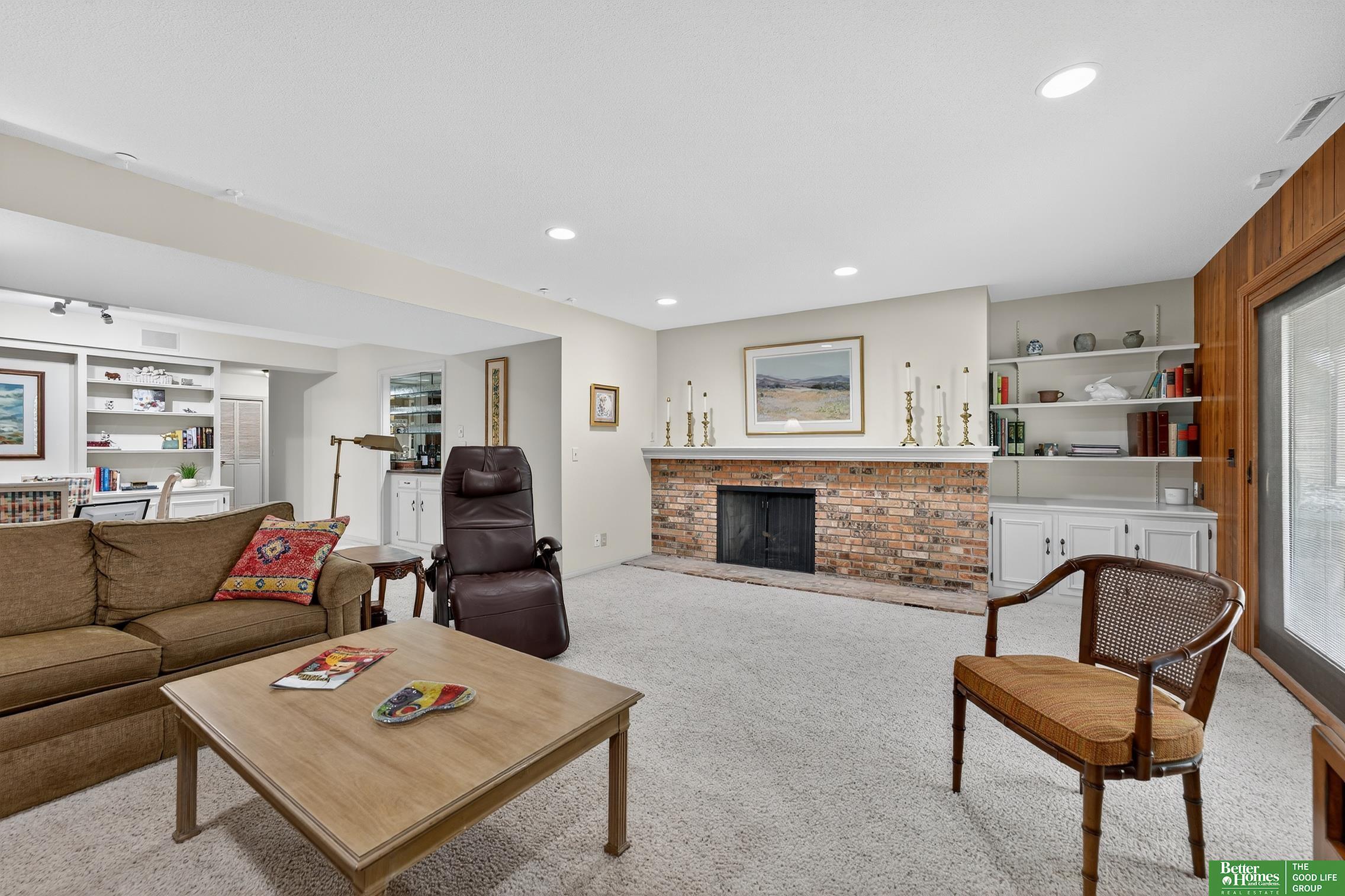 832 S 112 Plaza