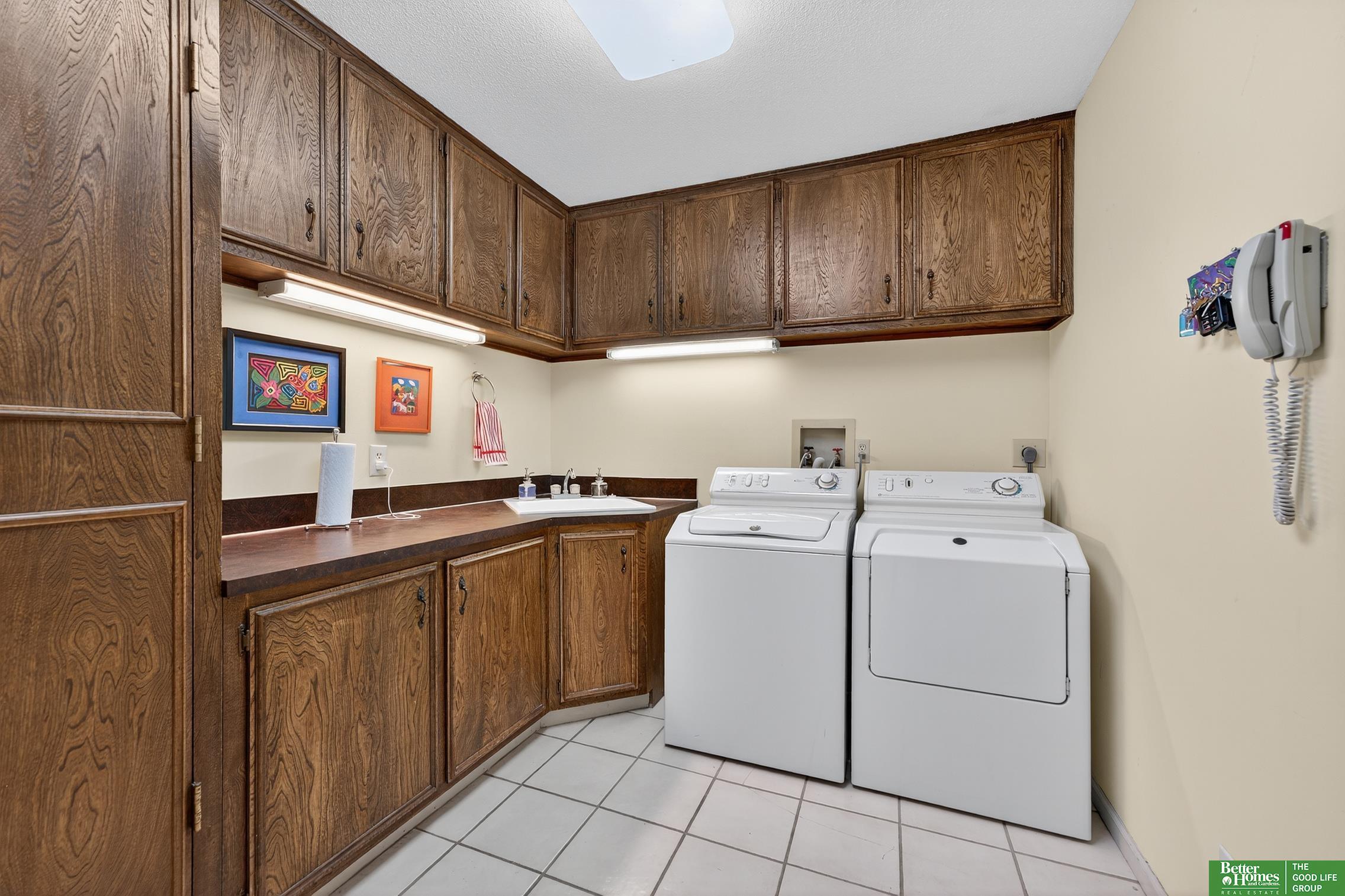832 S 112 Plaza