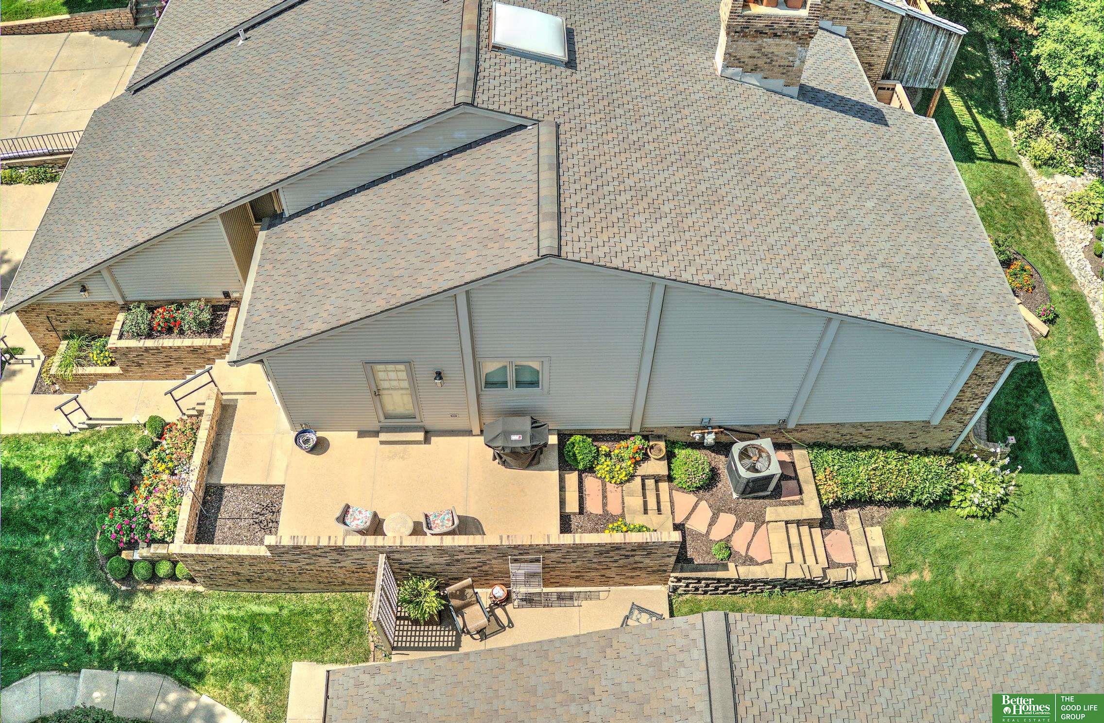 832 S 112 Plaza