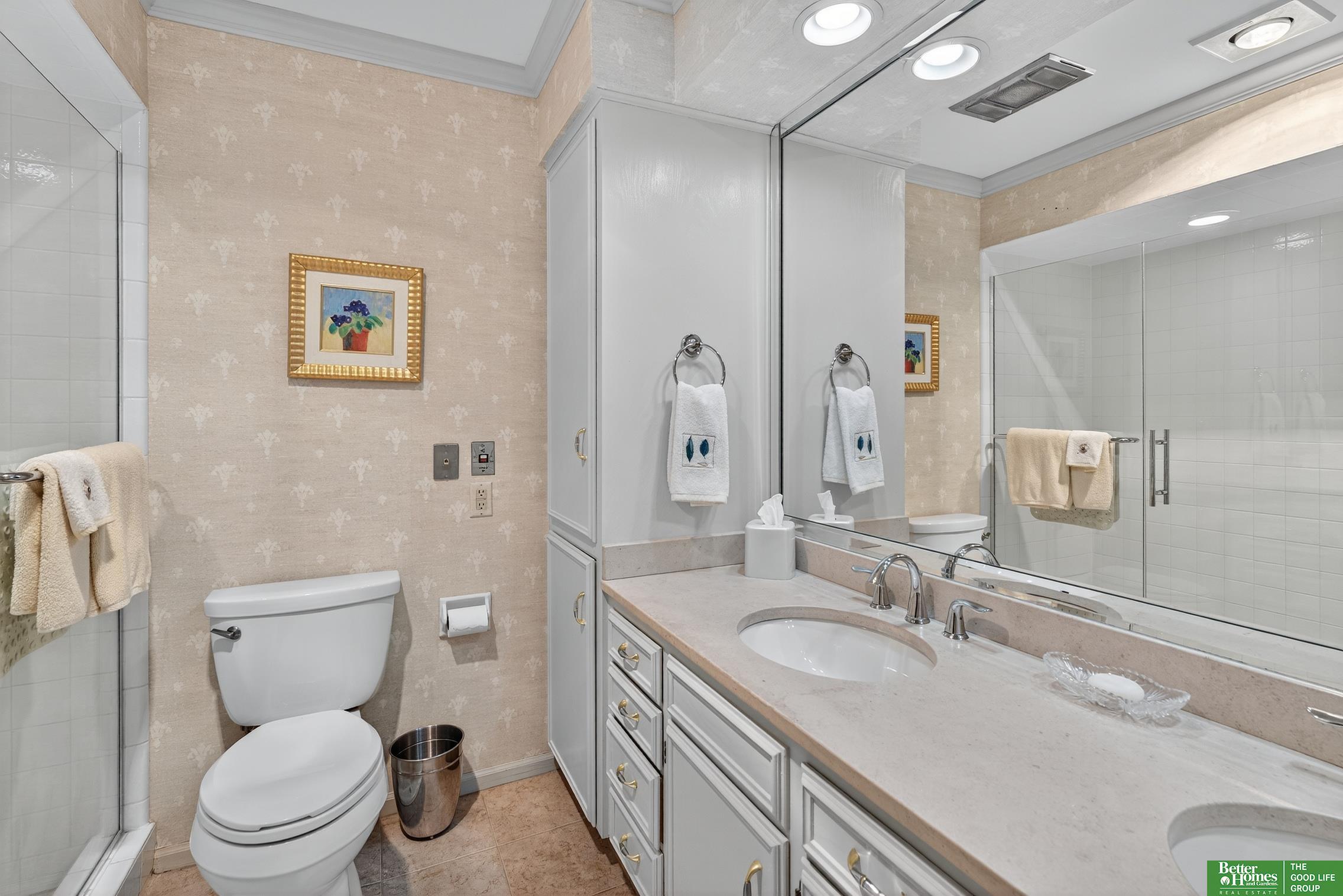 832 S 112 Plaza