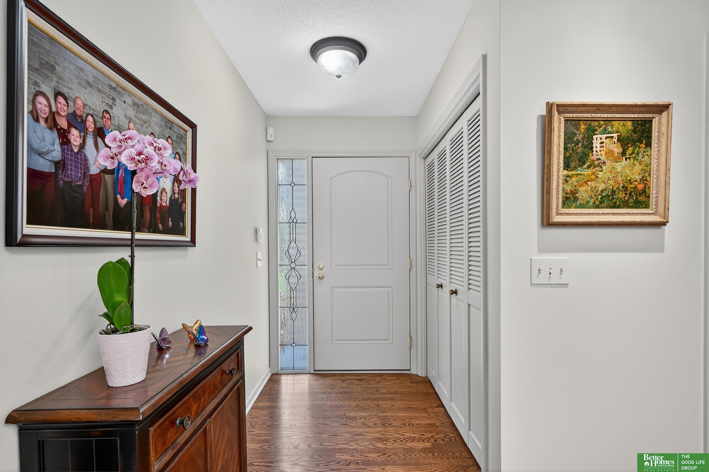 832 S 112 Plaza