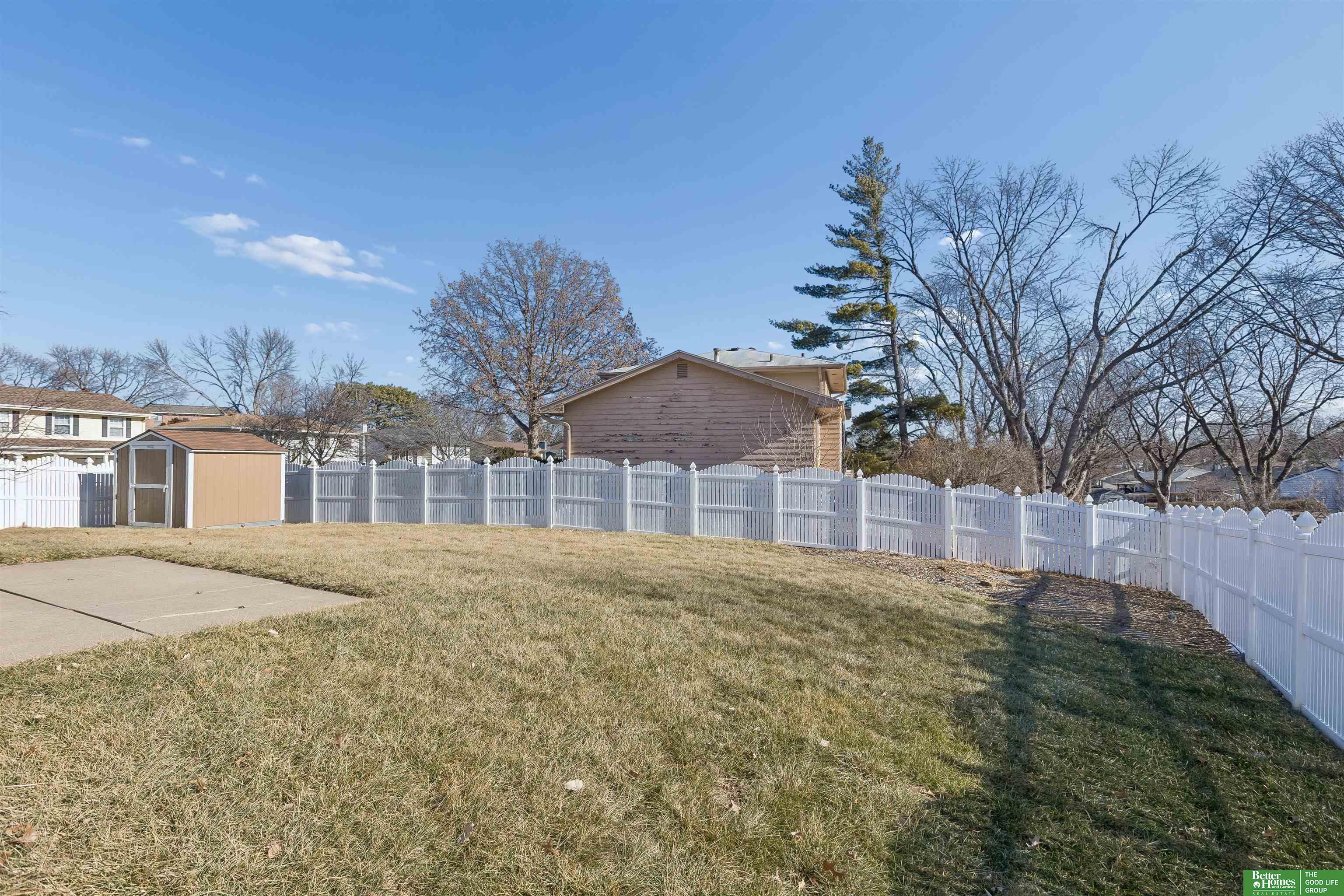 4905 S 95th Circle