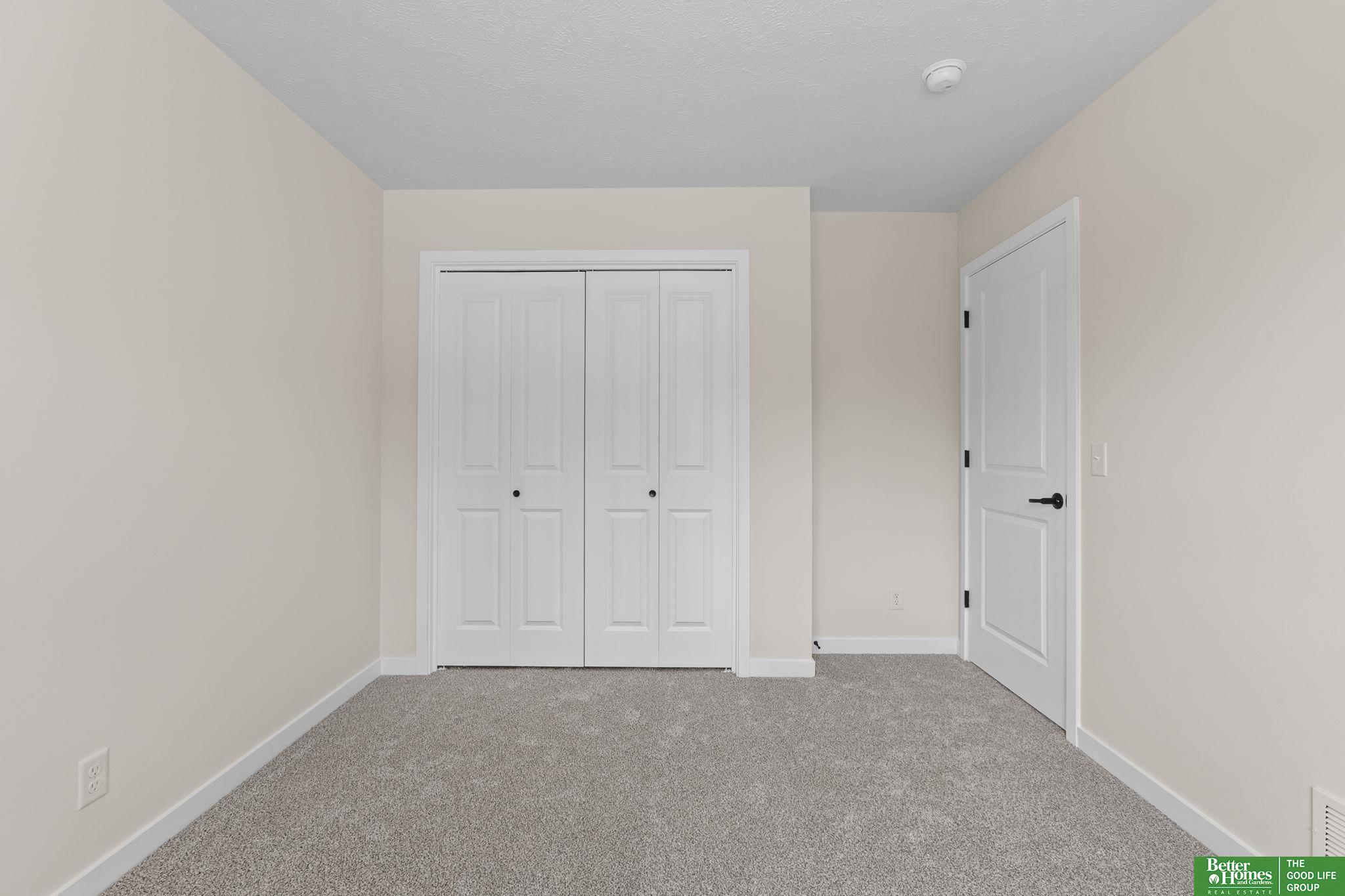 7162 N 79th Court