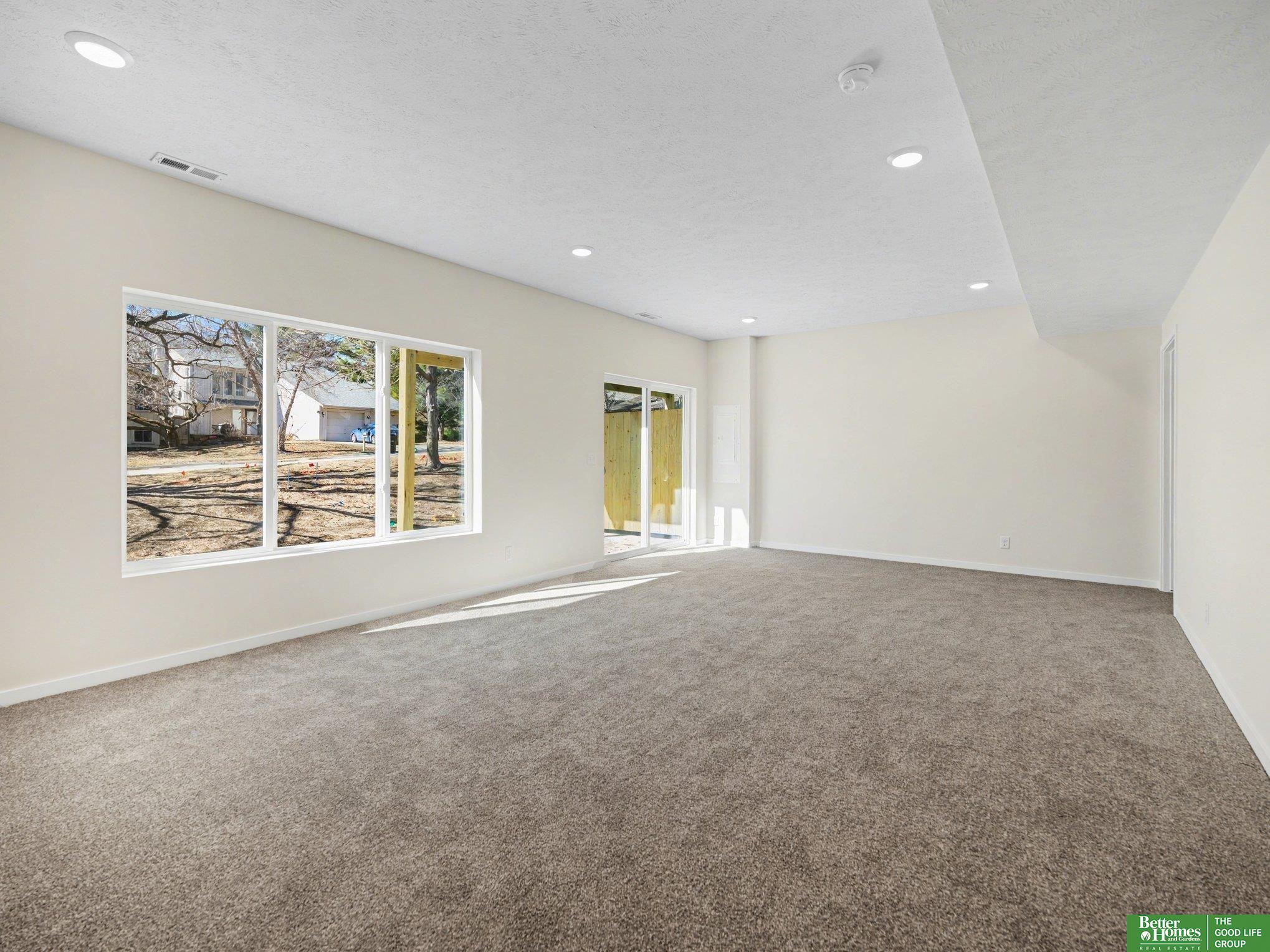 7162 N 79th Court