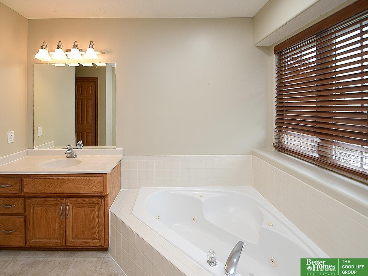 2108 Plymouth Rock Road