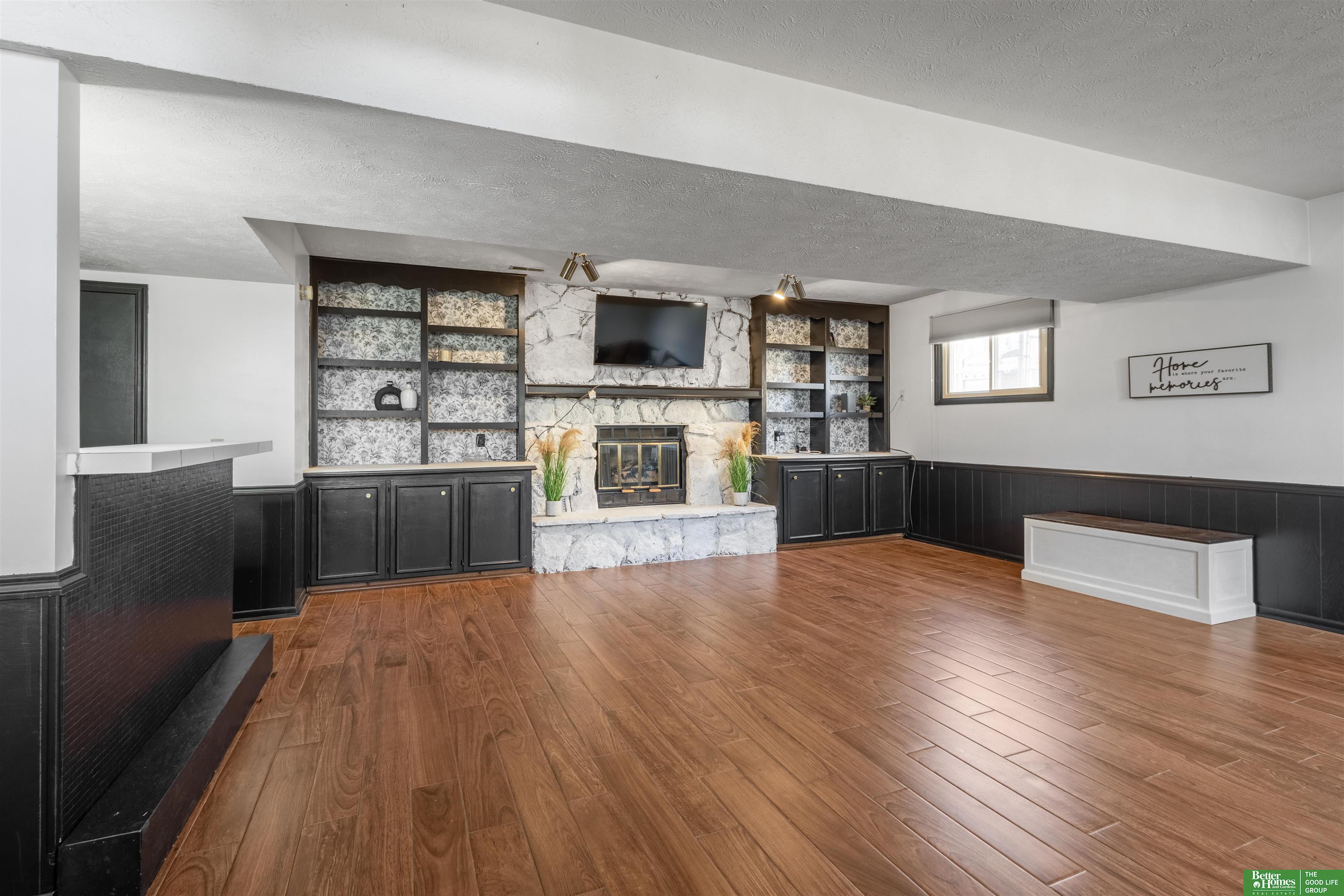 902 Iron Road