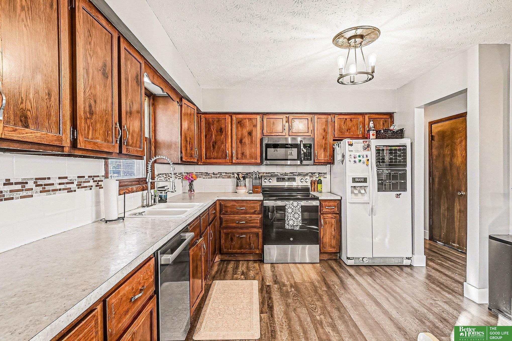 1413 Main Street