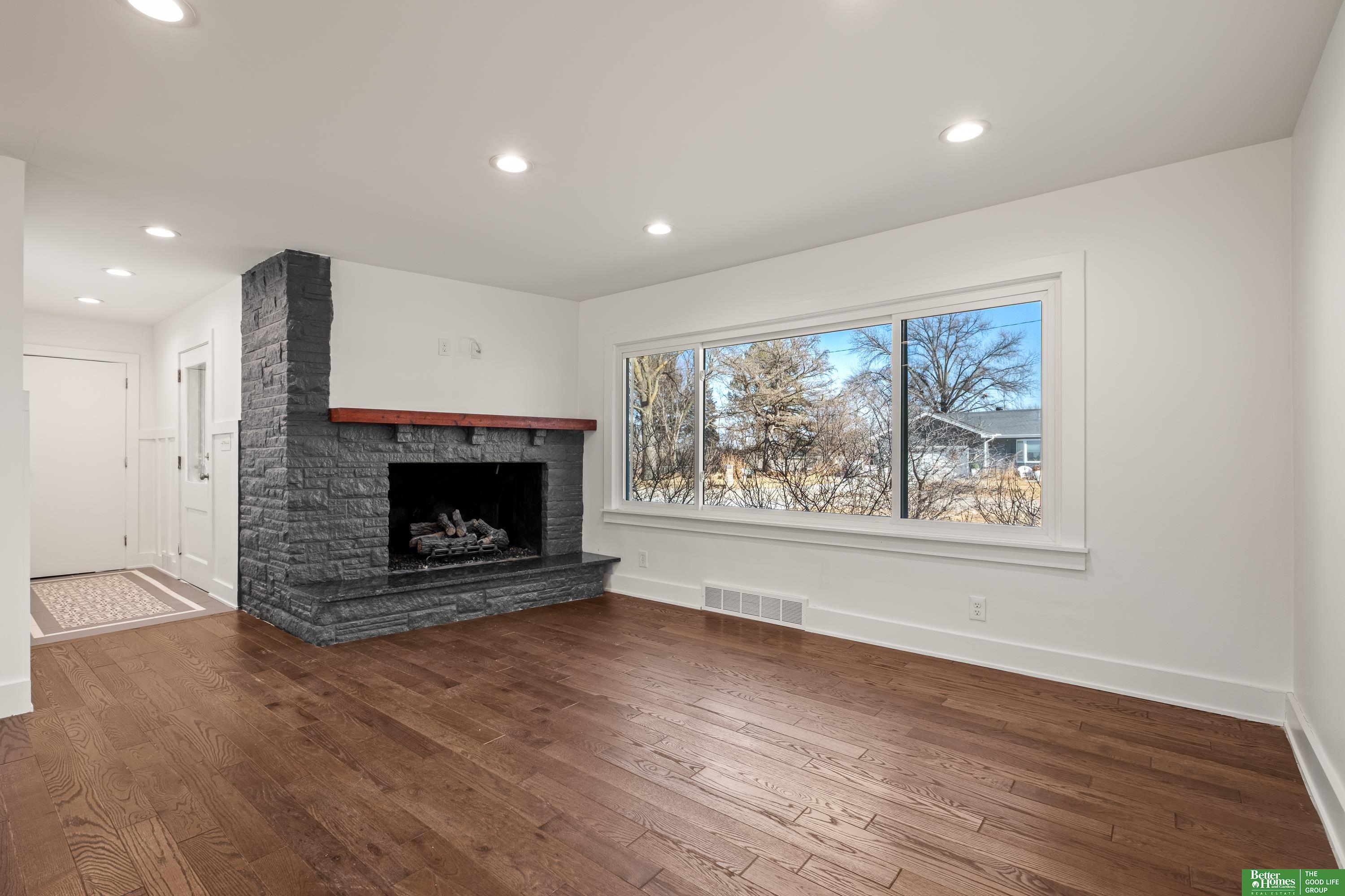 1922 S 113th Street